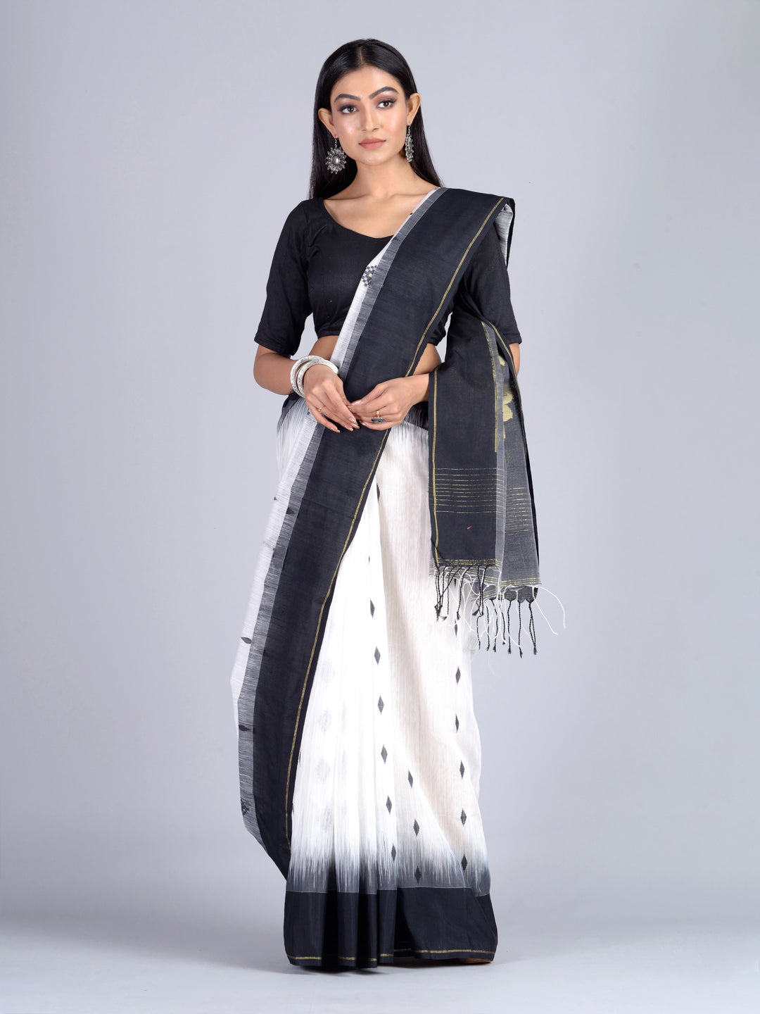 Women's Multi-Color Contrast Hand Woven Saree With Unstitched Blouse-Sajasajo