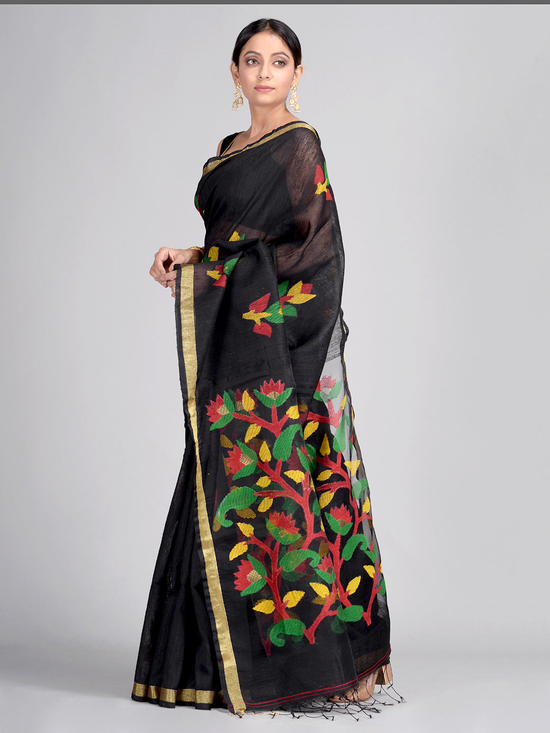 Women's Black Hand woven Matka Silk Saree with Jamdani work in pallu - Sajasajo