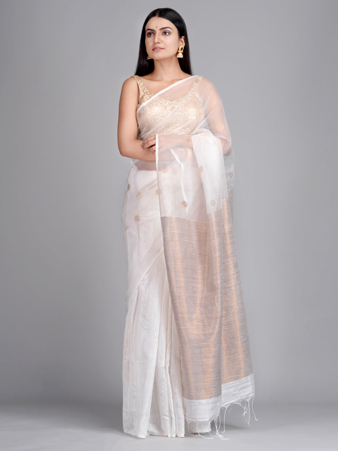 Women's White Hand Woven Matka Silk Saree With Unstitched Blouse-Sajasajo