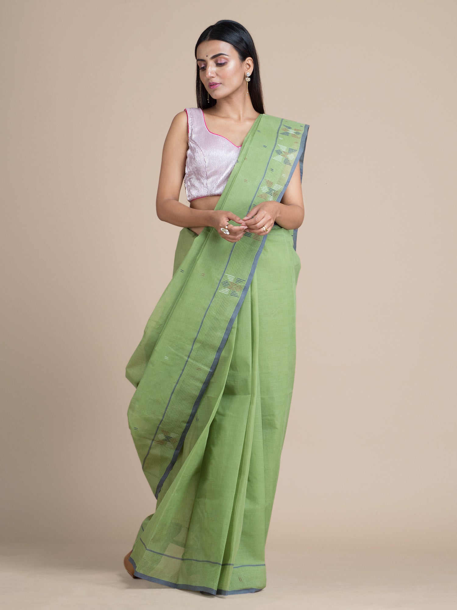 Women's Green Pure Cotton Hand Woven Saree With Buti Work Without Blouse-Sajasajo