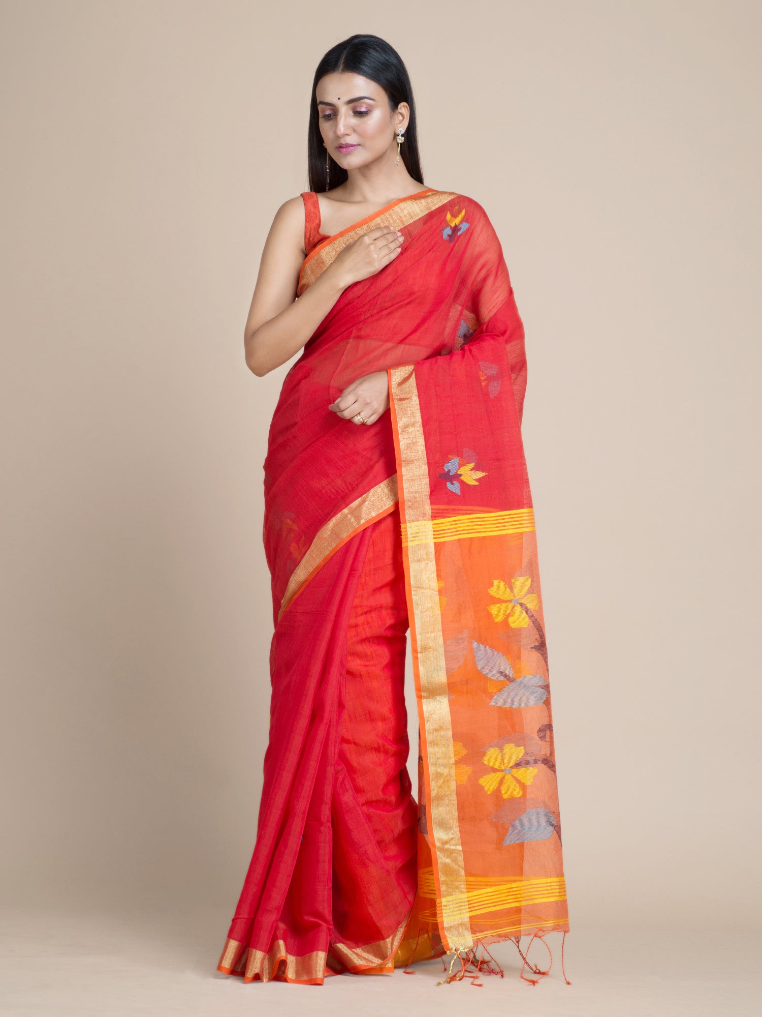 Women's Red Blended Cotton Saree With Floral Pallu And Unstitched Blouse-Sajasajo