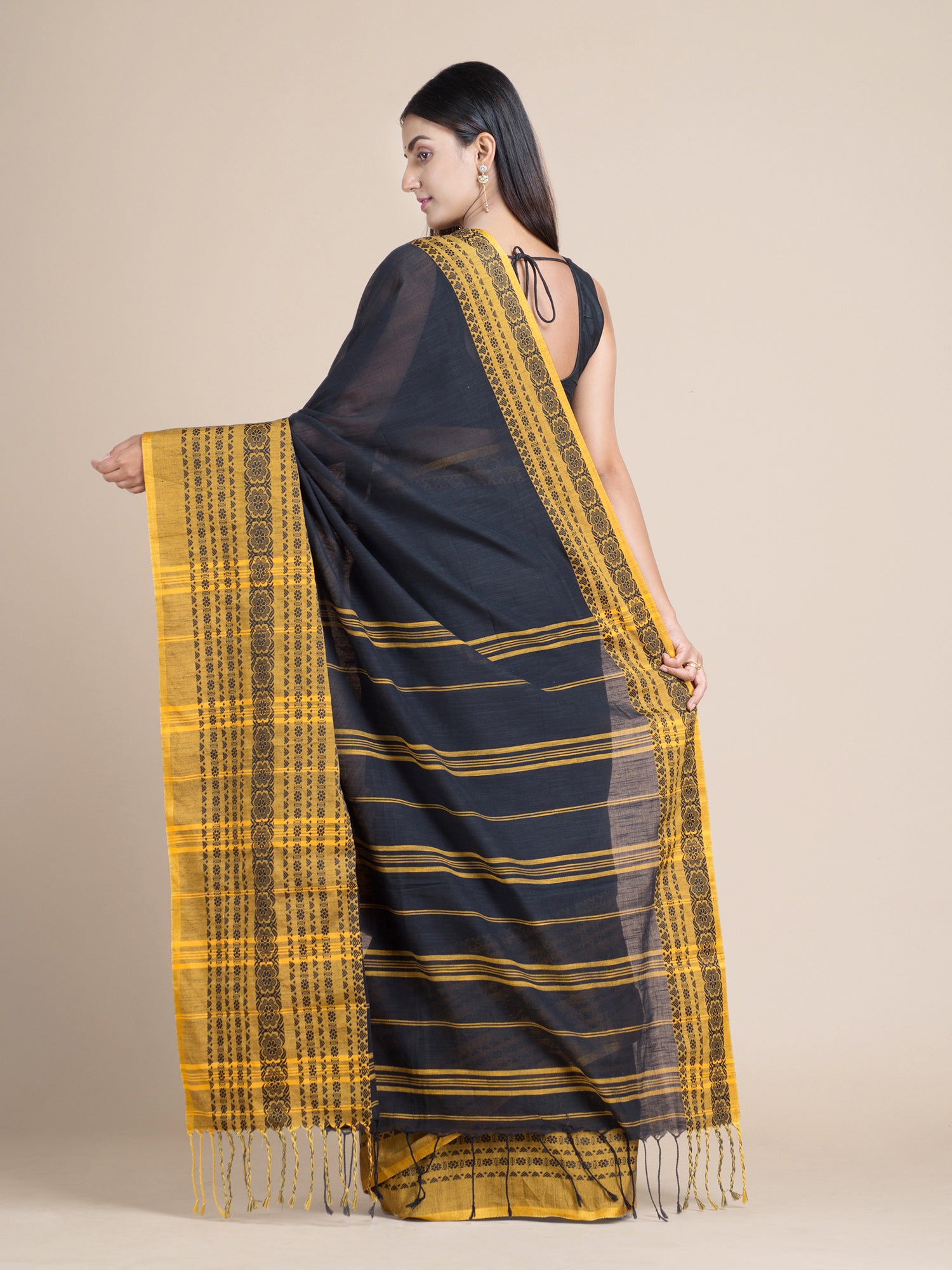 Women's Black Pure Cotton Hand Woven Soft Saree With Unstitched Blouse-Sajasajo