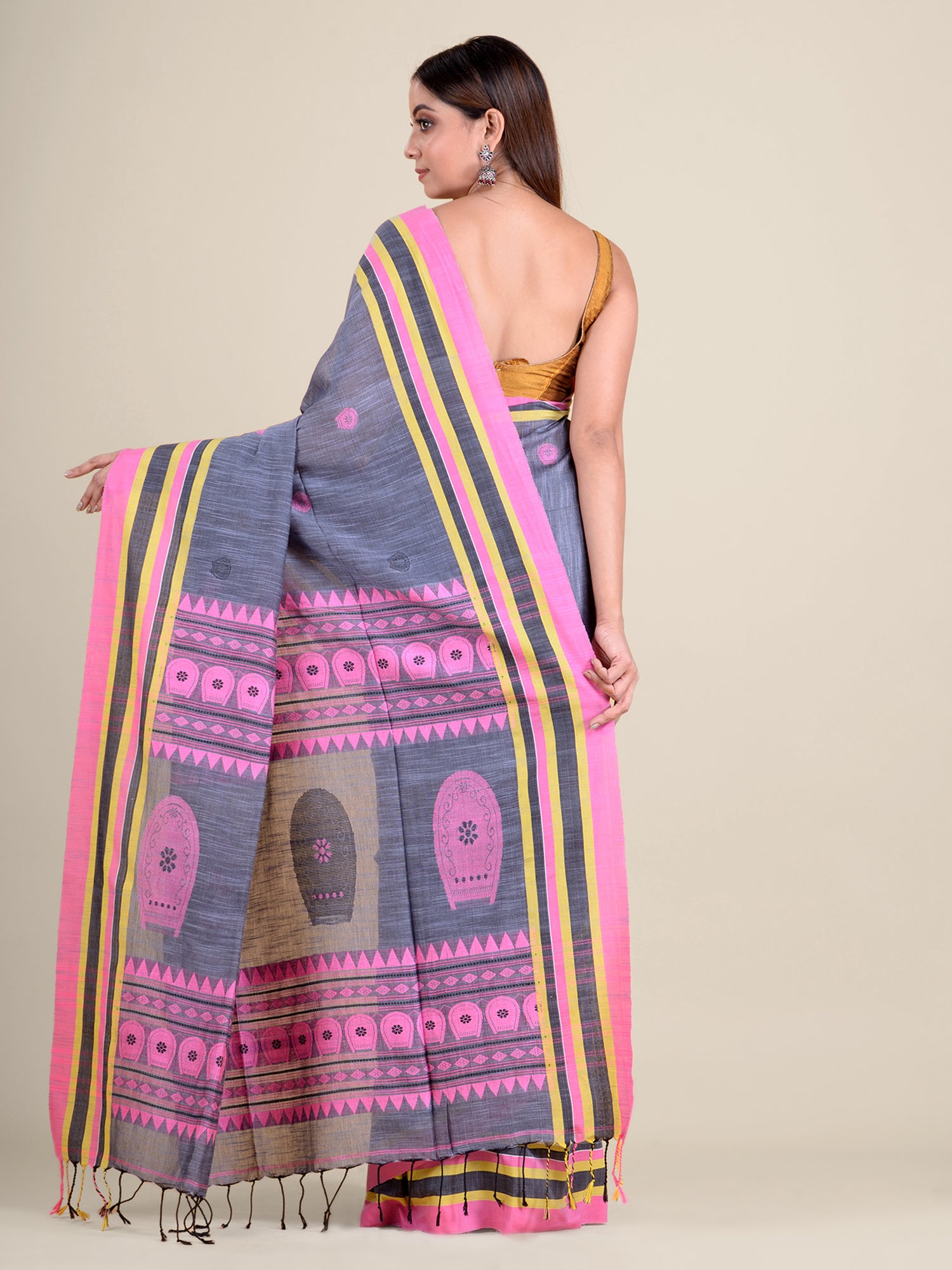 Women's Grey Pure Cotton Hand Woven Saree With Pink Border And Unstitched Blouse-Sajasajo