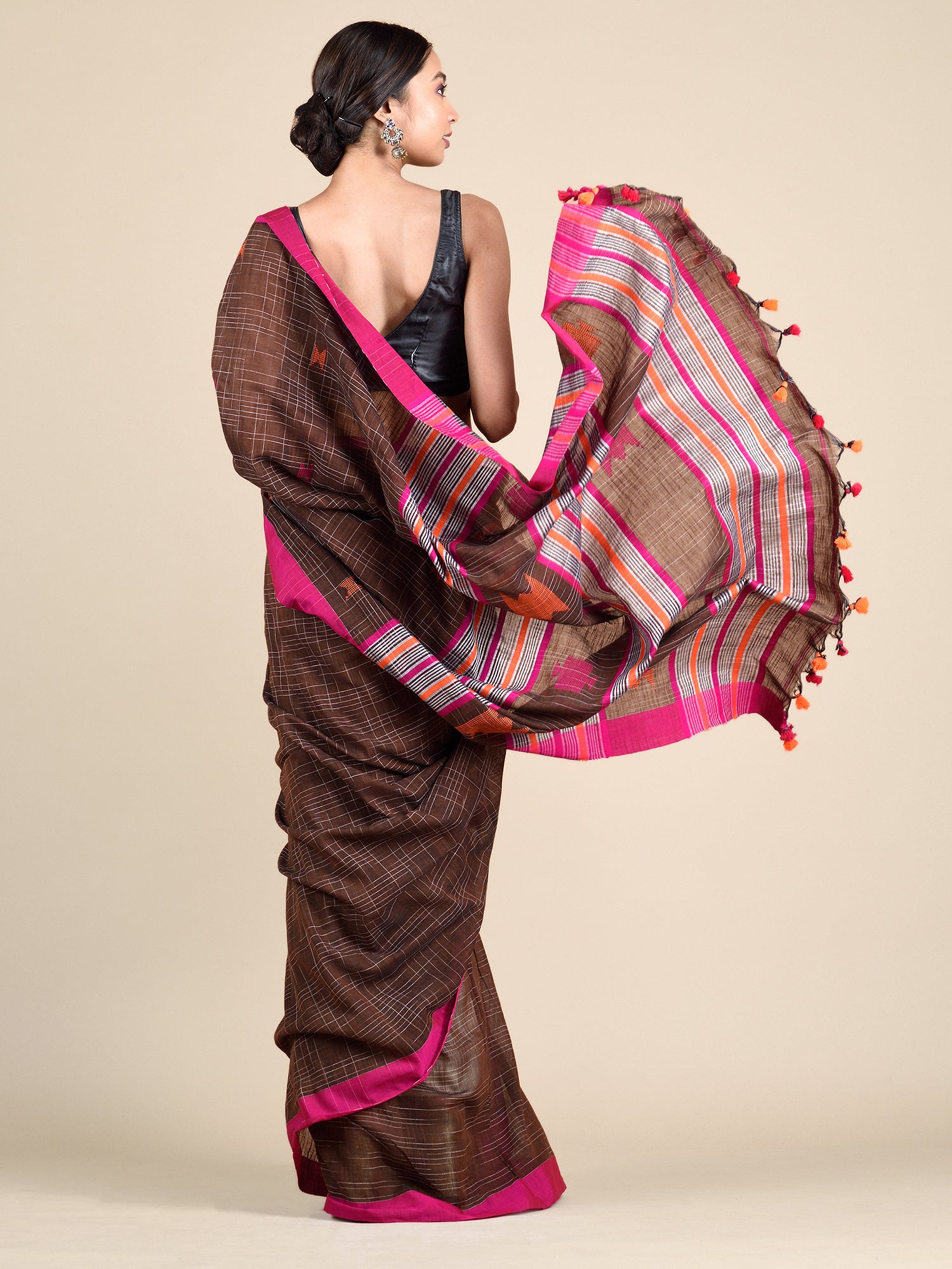 Women's Chocolate Brown Pure Cotton Hand Woven Saree With Duel Border And Unstitched Blouse-Sajasajo