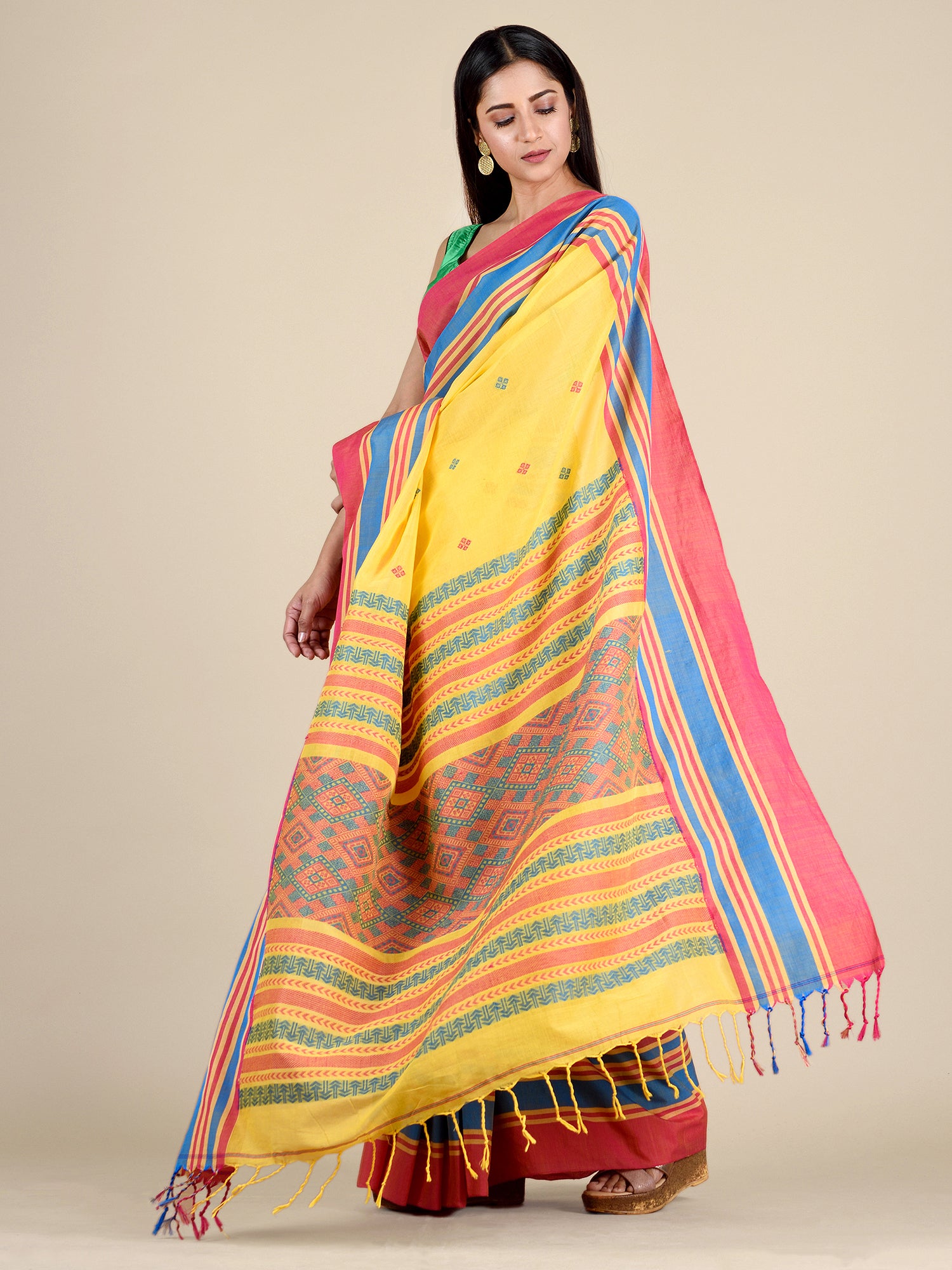 Women's Yellow Pure Cotton Hand Woven Saree With Multicolor Border And Unstitched Blouse-Sajasajo