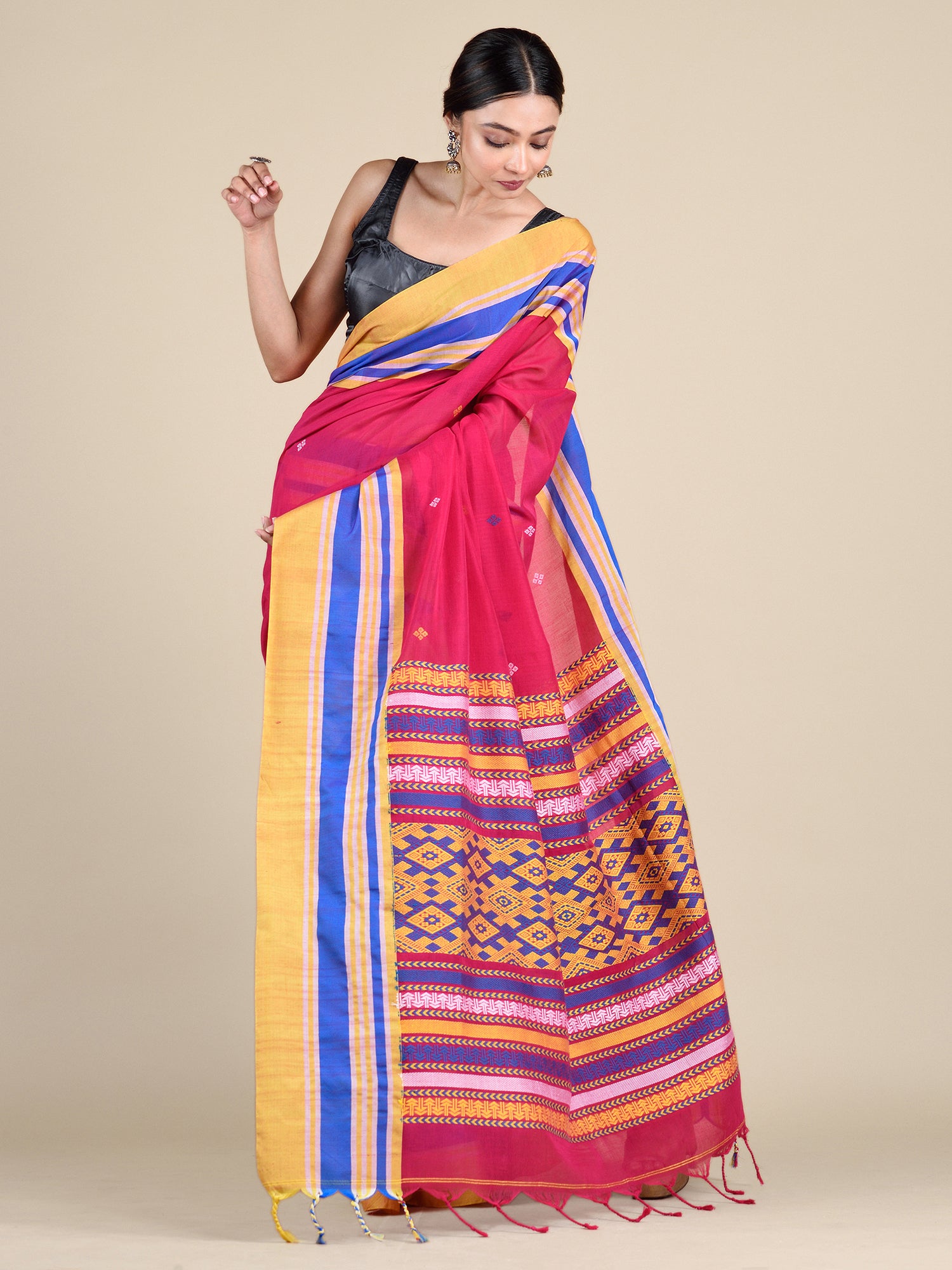 Women's Red Pure Cotton Hand Woven Saree With Multicolor Border And Unstitched Blouse-Sajasajo
