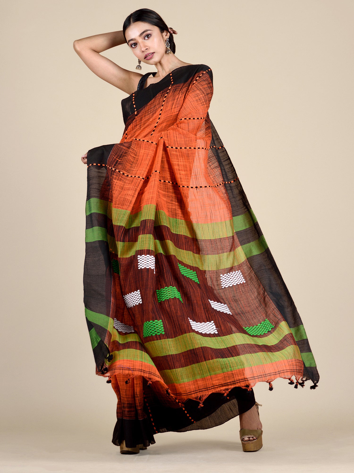 Women's Rust Pure Cotton Hand woven saree with Black border - Sajasajo