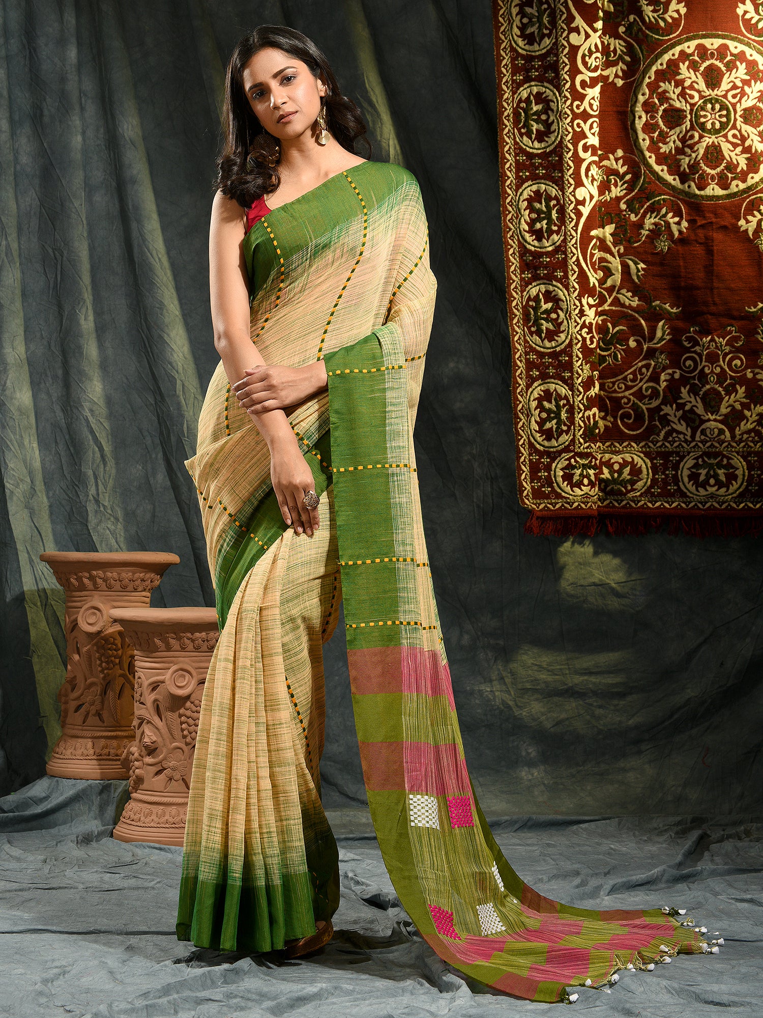 Women's Beige and Green  hand woven soft Cotton saree - Sajasajo