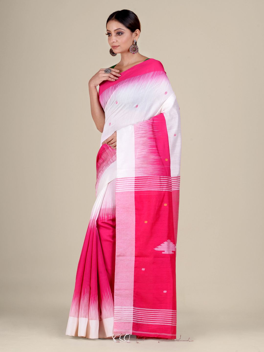 Women's White And Pink Blended Cotton Handwoven Soft Saree With Ikkat Design With Unstitched Blouse-Sajasajo