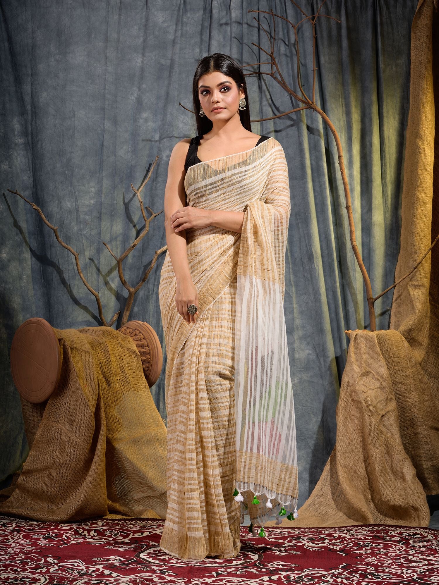 Women's Beige All Over Gicha Silk Handwoven Saree and Unstitched Blouse with Lotus Pallu-Sajasajo