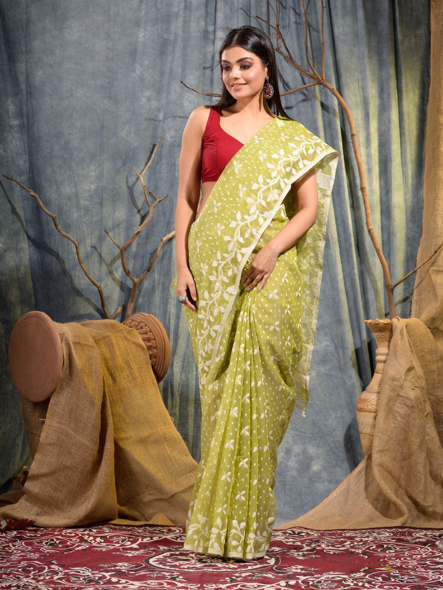 Women's Lime Green Silk Cotton Handwoven Jamdani Saree without Blouse-Sajasajo