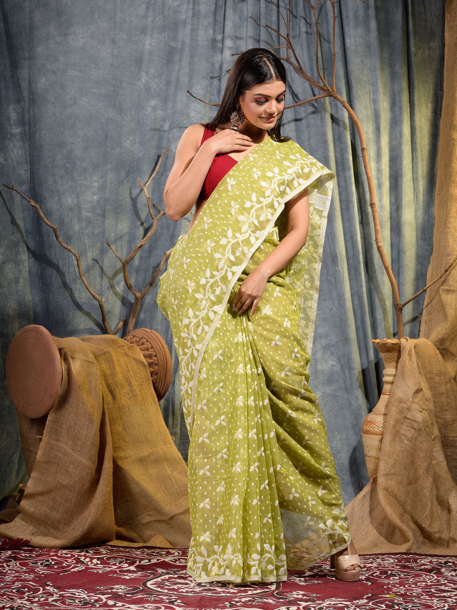 Women's Lime Green Silk Cotton Handwoven Jamdani Saree without Blouse-Sajasajo