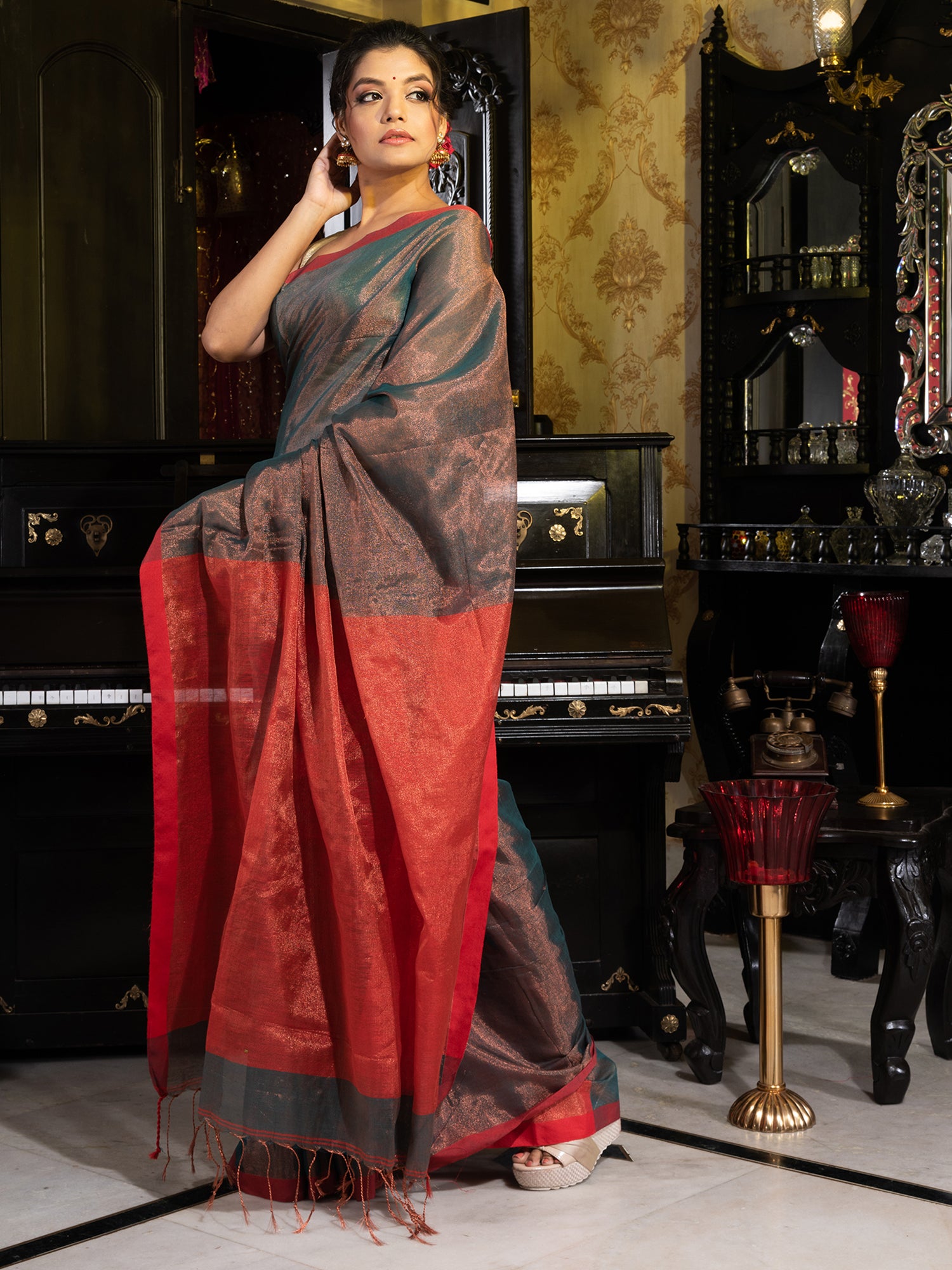 Women's Shadow Grey Tissue Woven Handloom Saree With Red Pallu - In Weave Sarees
