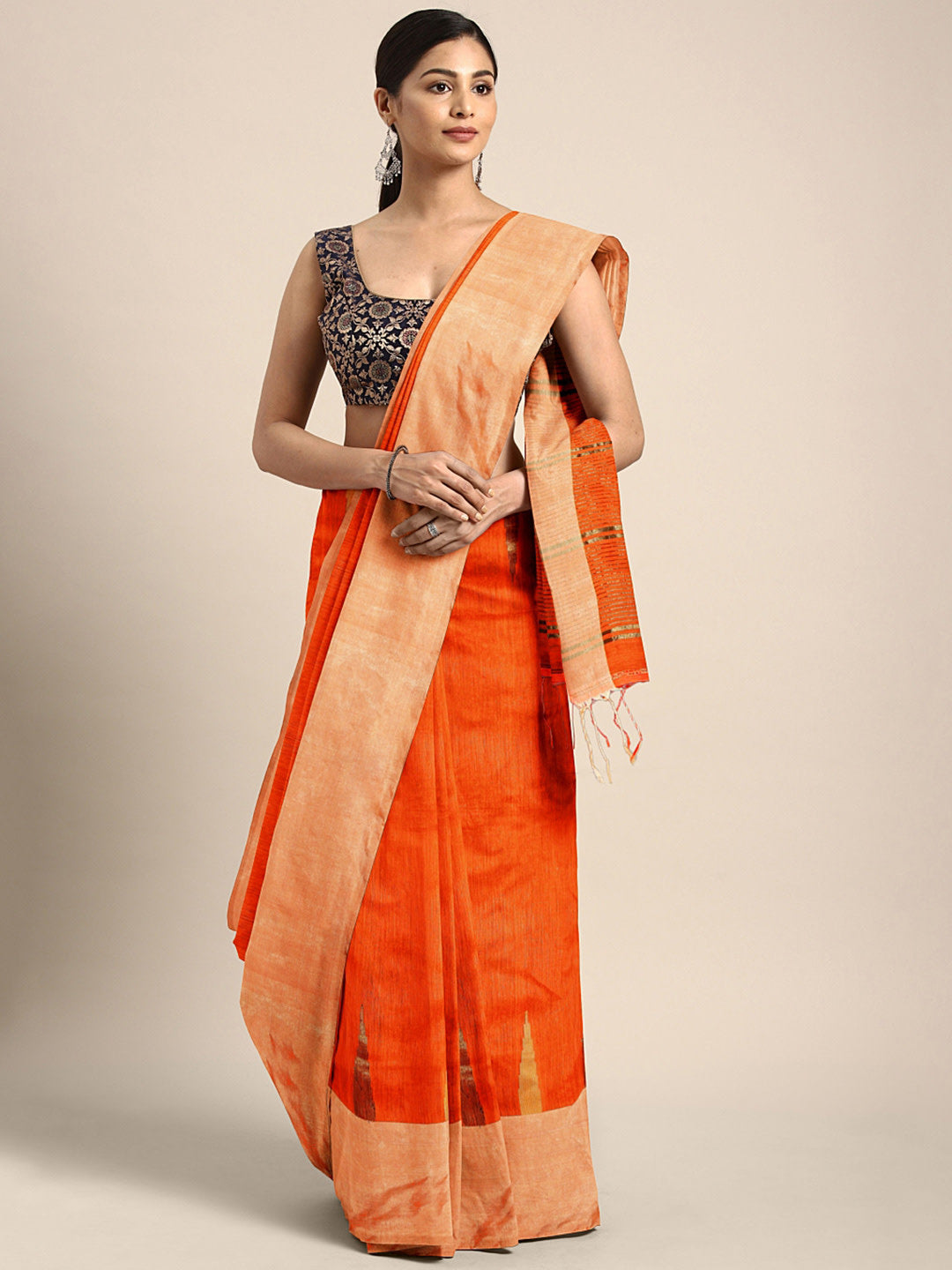 Women's Orange handwoven Blended Cotton saree with temple border - Sajasajo