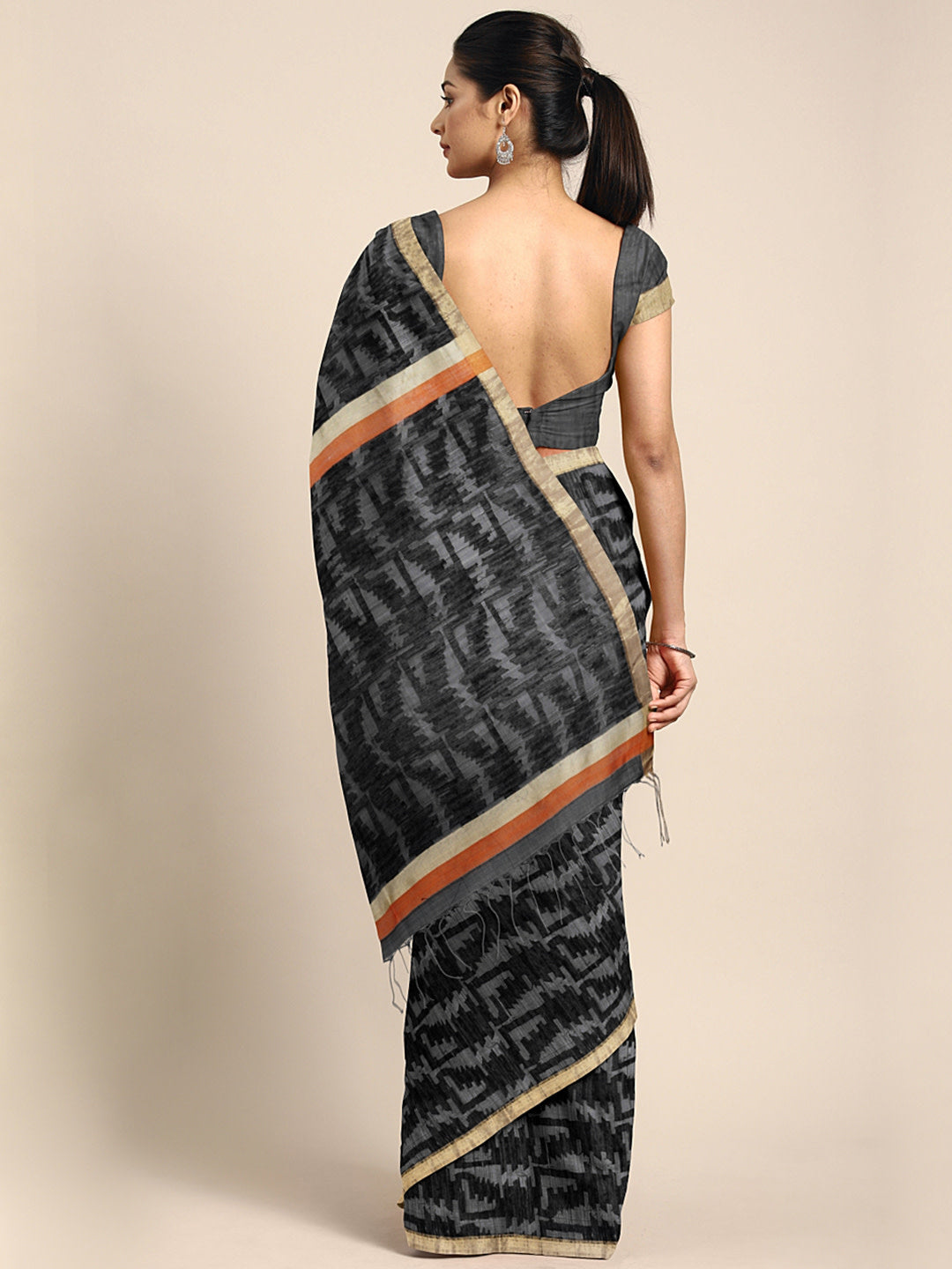 Women's Black Hand woven Matka Silk Saree With Orange Thread Work - Sajasajo