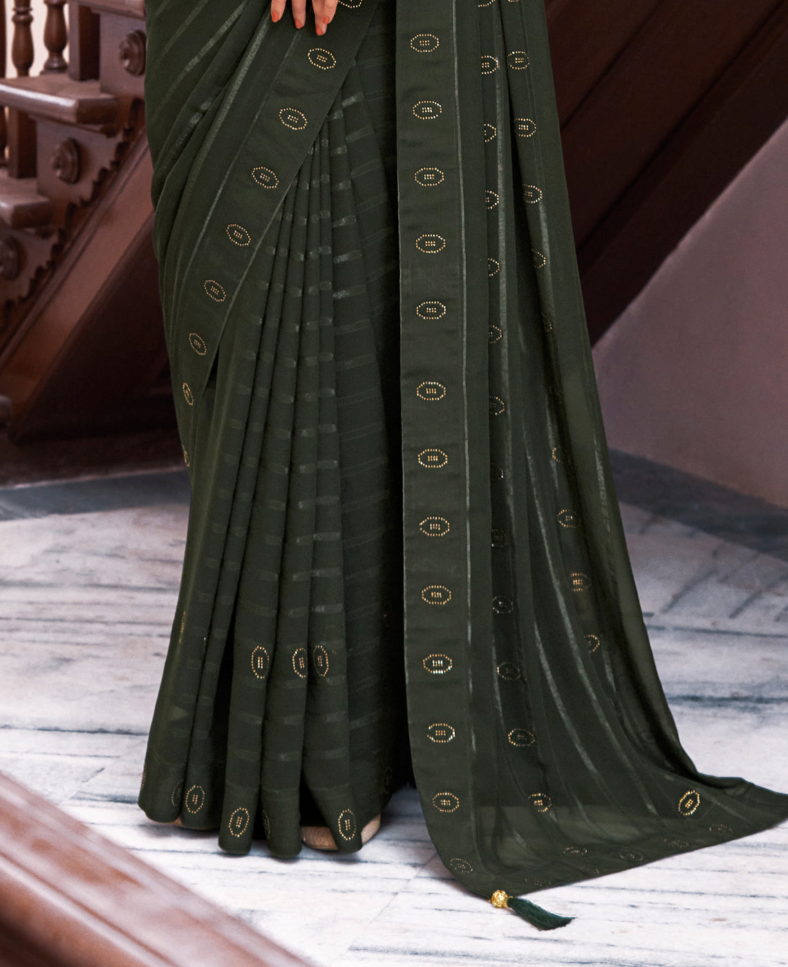 Women's Green Georgette Design Saree With Unstitched Blouse Piece - Navyaa
