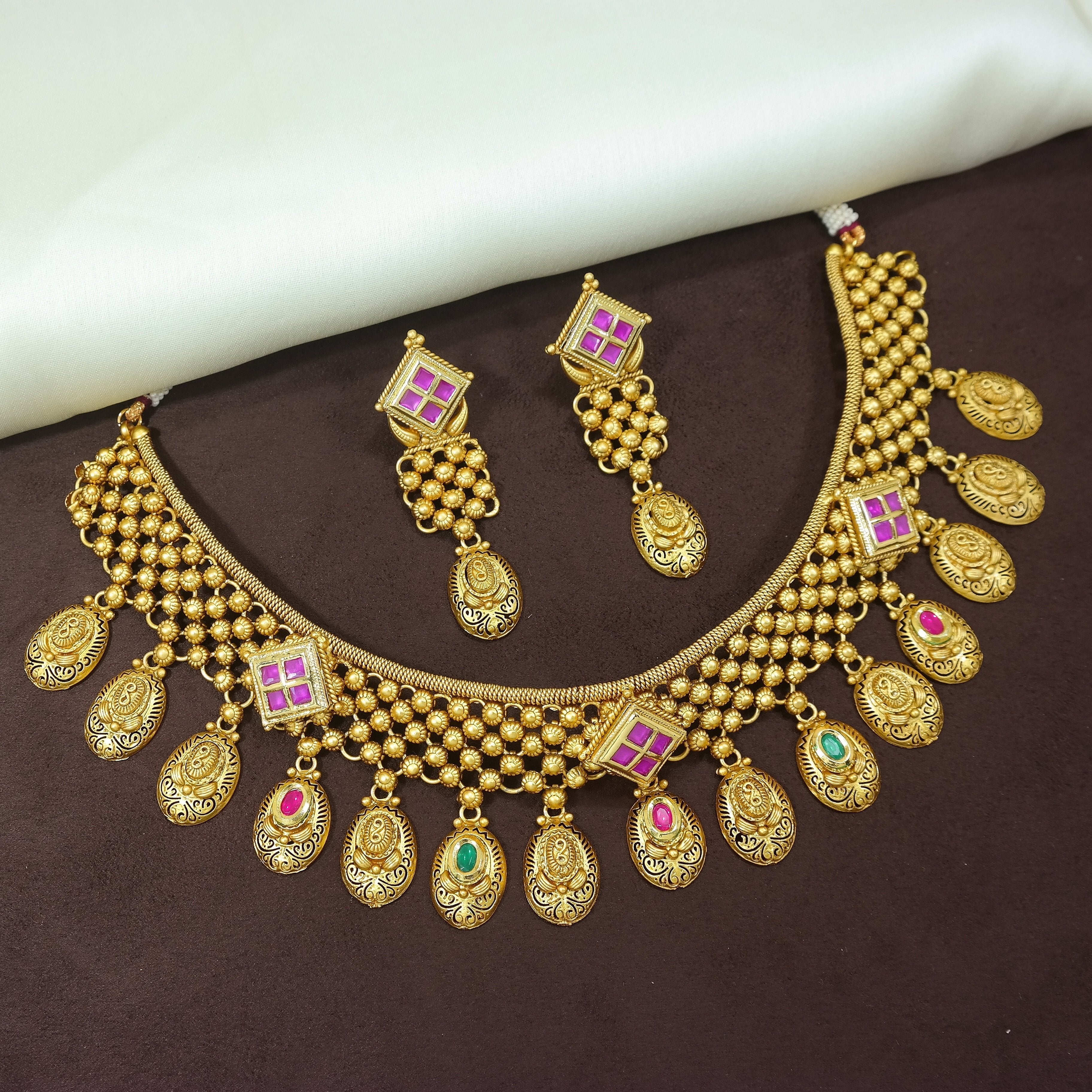 Women's 18K Gold Plated Traditional Brass Jewellery Set Glided with Uncut Polki Kundan - I Jewels