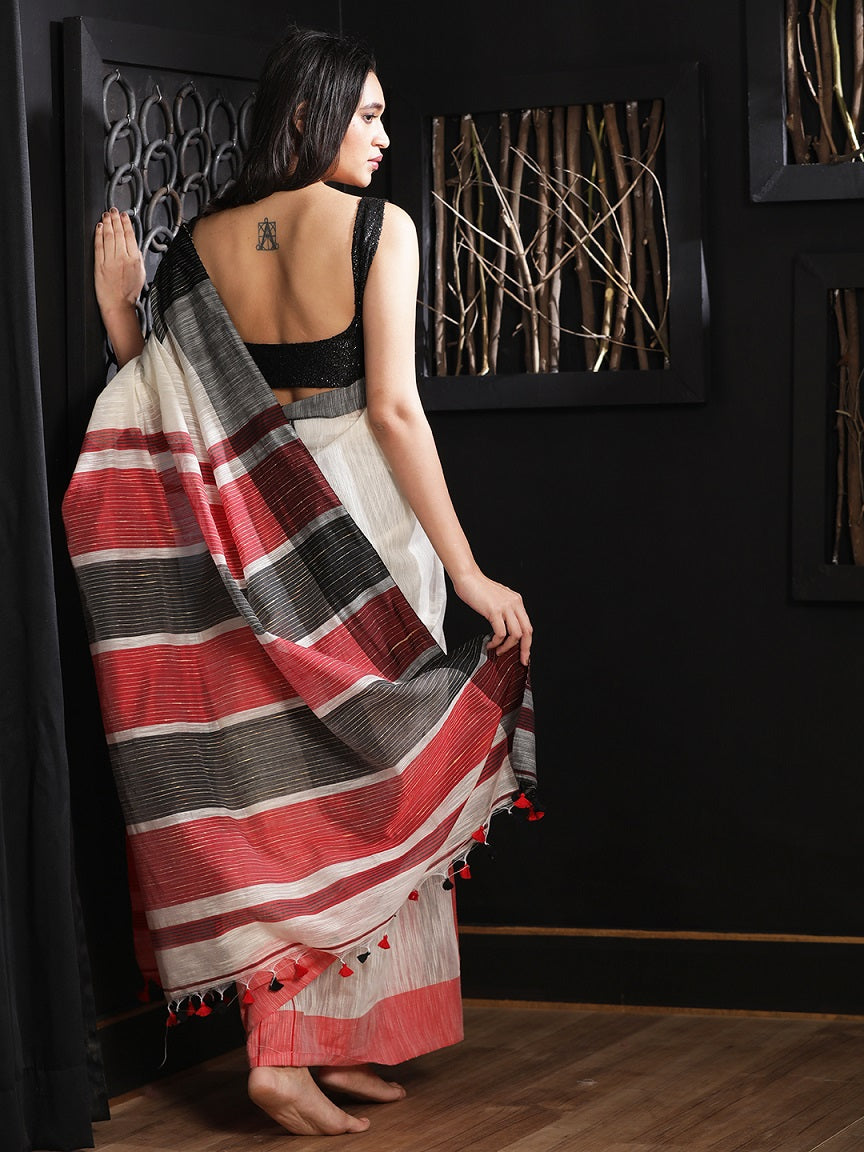 Women's White hand woven Blended Cotton Saree With Striped Pallu - Sajasajo