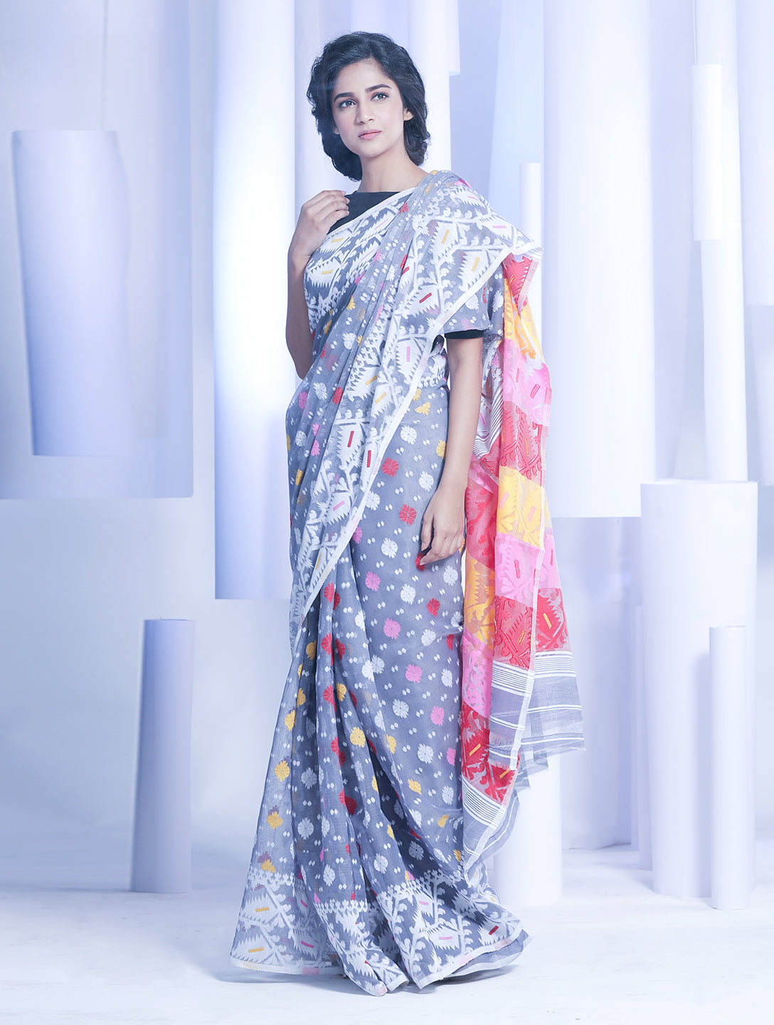 Women's Grey And Multicolor Hand woven Jamdani Saree With Thread Work - Sajasajo