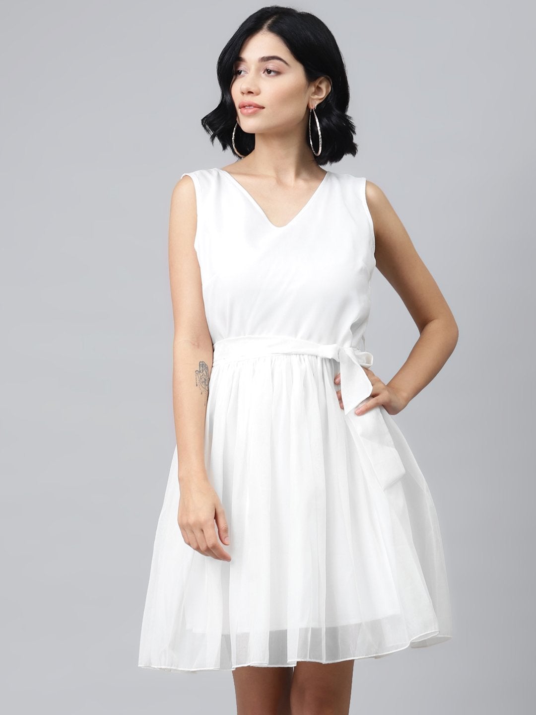 Women's Off-White Sleeveless Belted Mini Dress - SASSAFRAS