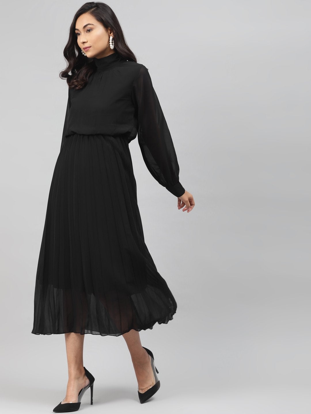 Women's Black Neck Tie-Up Pleated Dress - SASSAFRAS