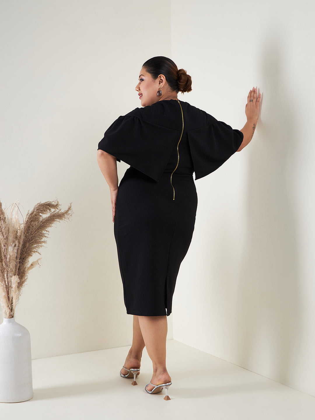 Women's Black Cape Sleeves Bodycon Midi Dress - SASSAFRAS