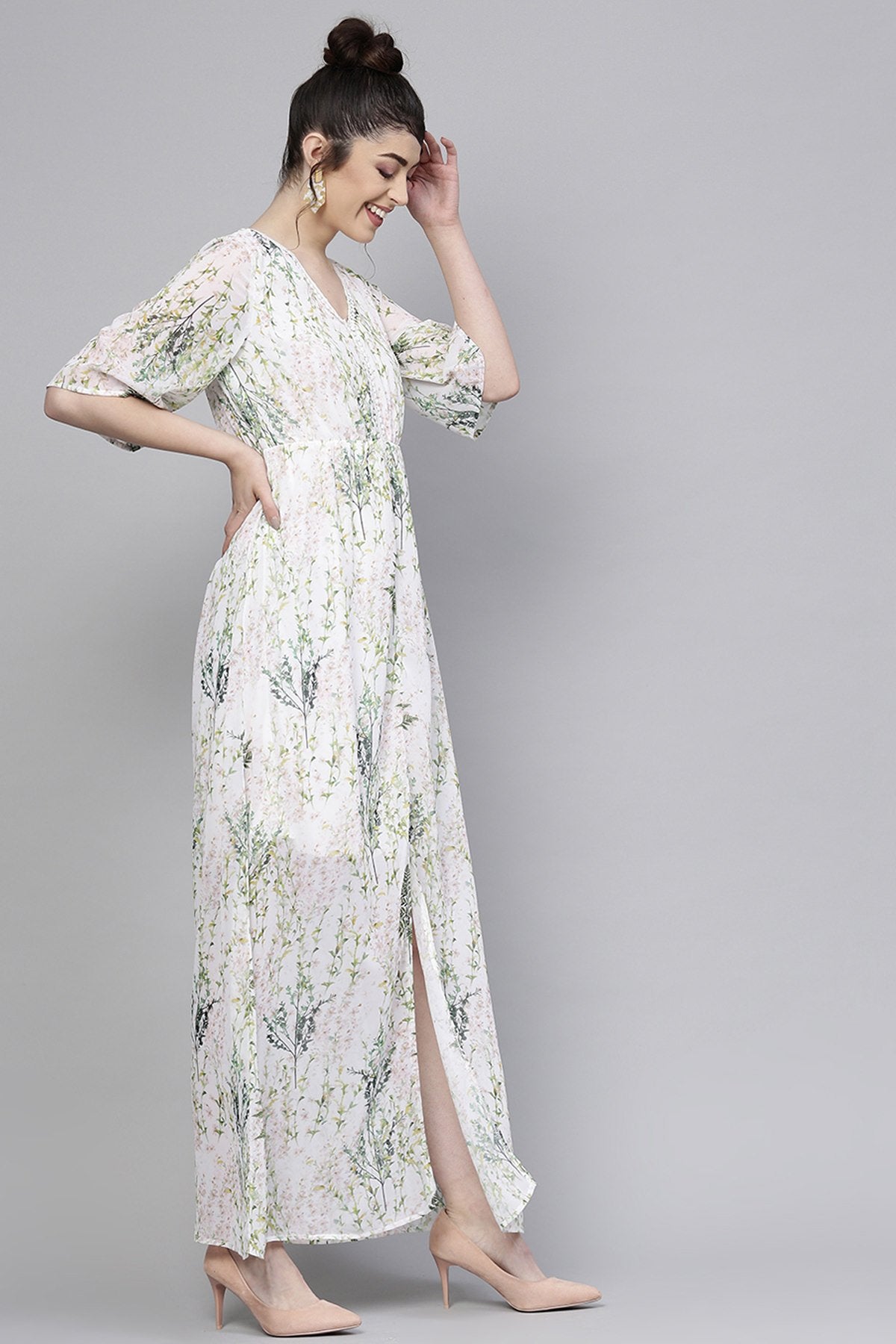 Women's Off-White Floral V-Neck Maxi - SASSAFRAS