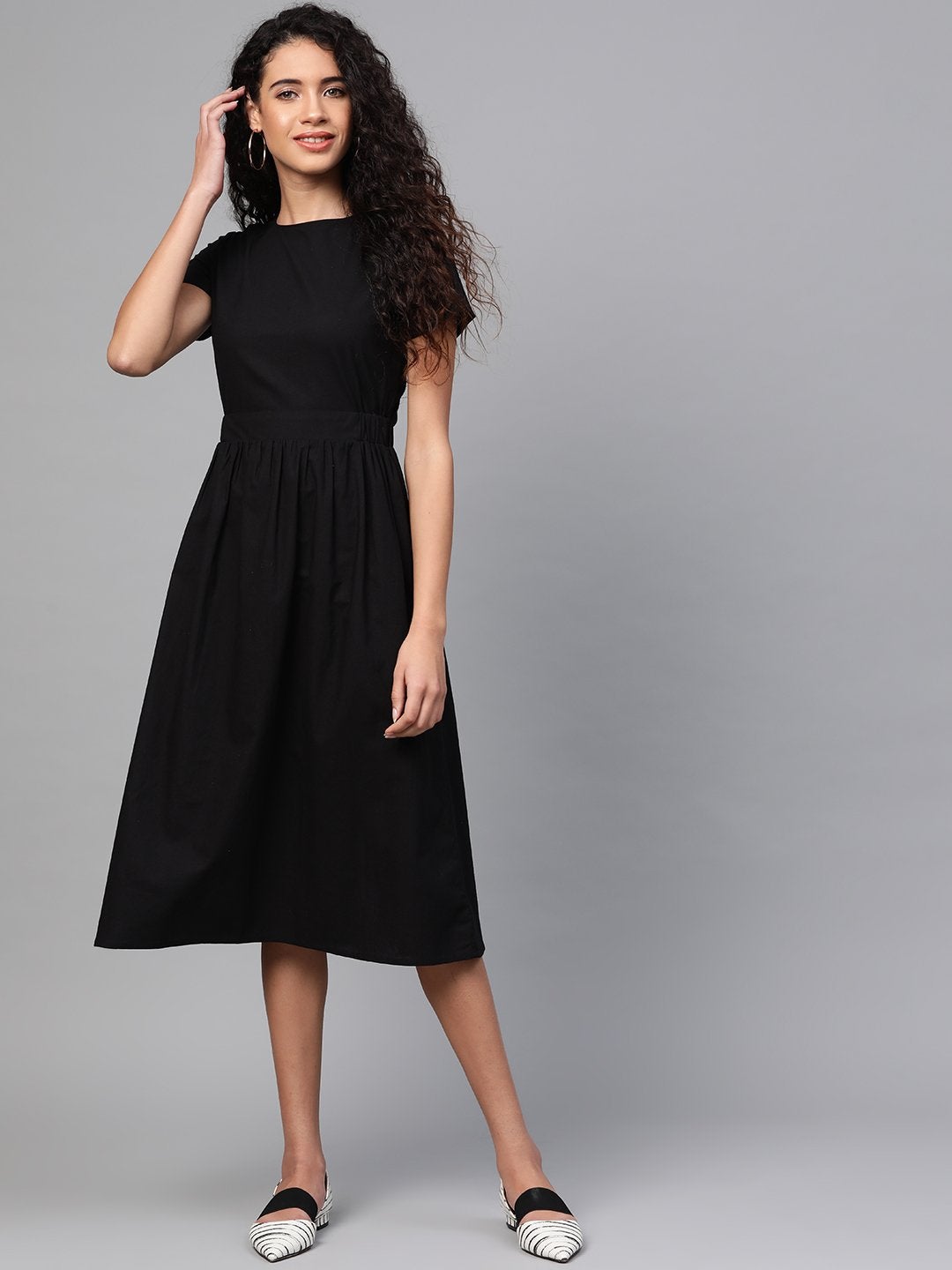 Women's Black Back Placket Gathered Dress - SASSAFRAS