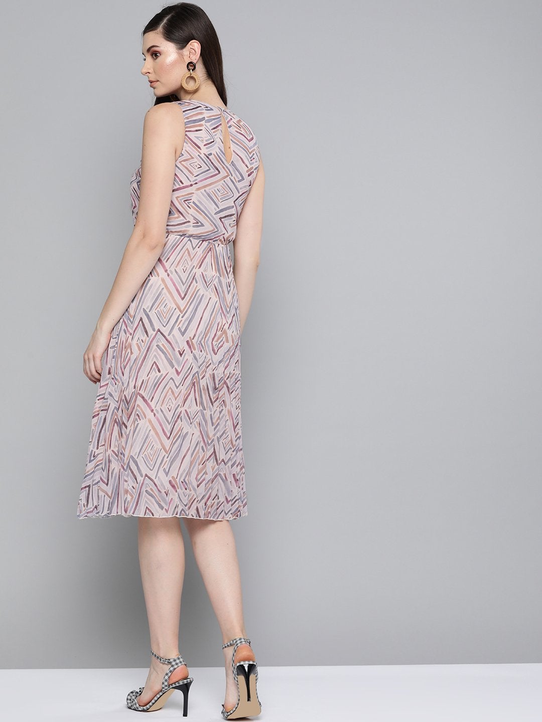 Women's Beige Geometric Print Pleated Midi Dress - SASSAFRAS