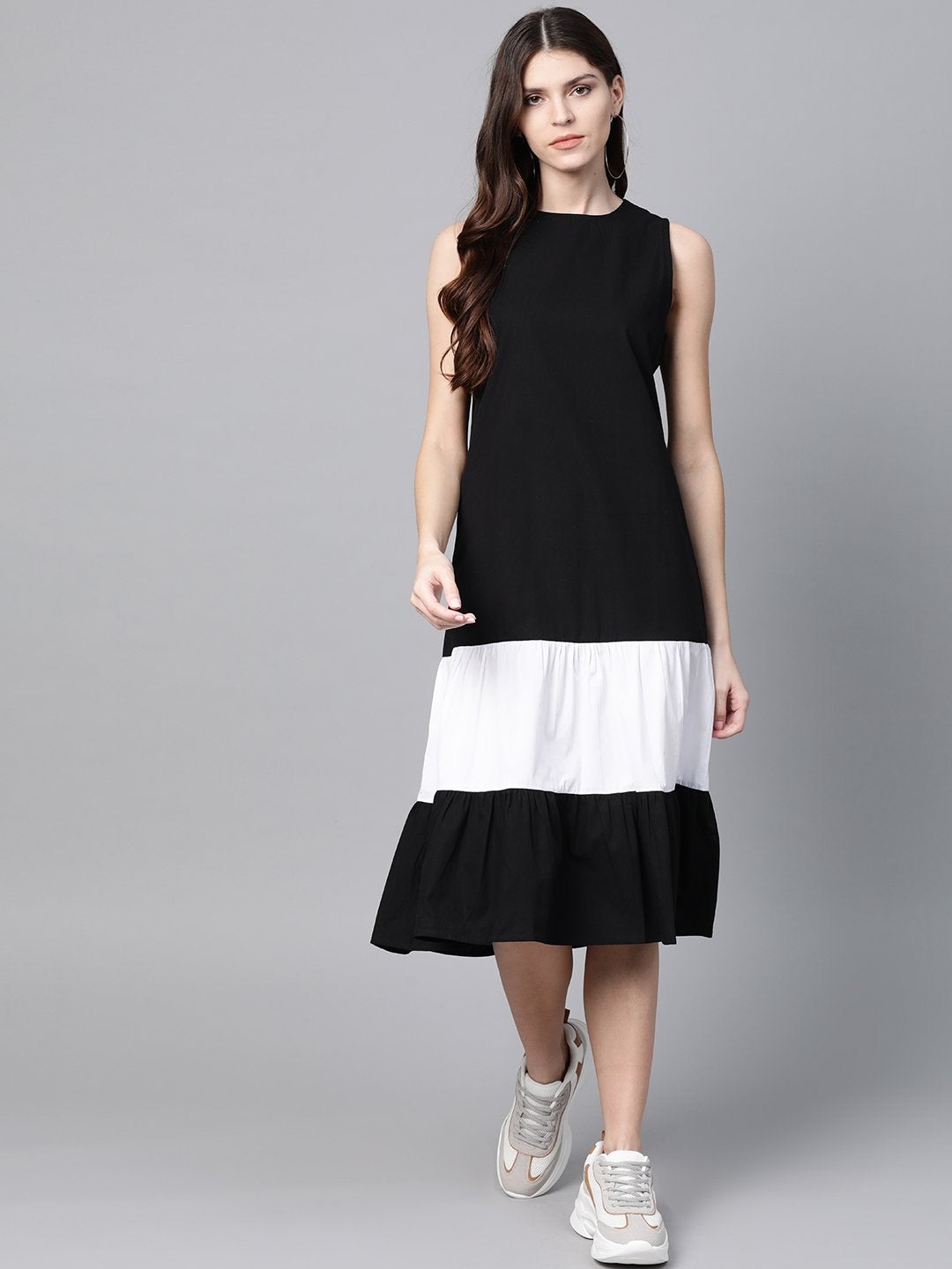 Women's Black & White Sleeveless Tiered Dress - SASSAFRAS