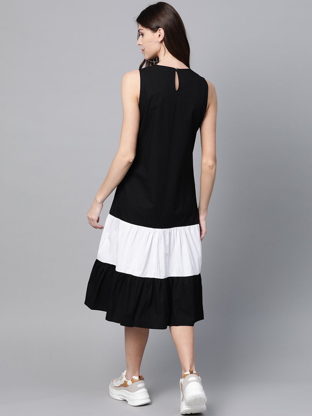 Women's Black & White Sleeveless Tiered Dress - SASSAFRAS