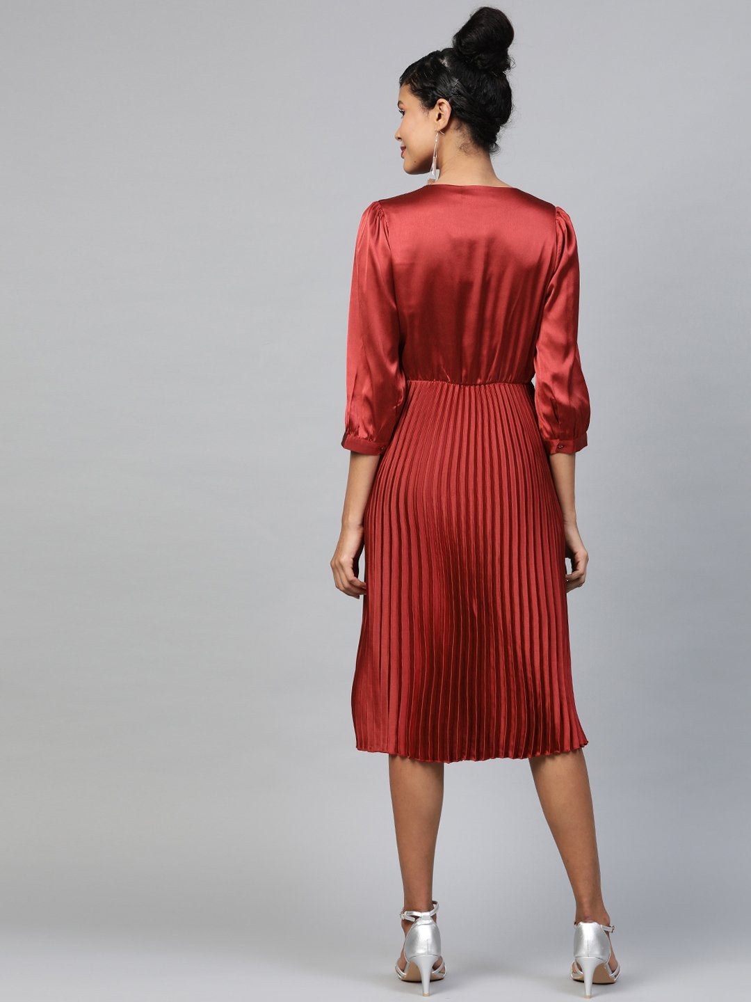 Women's Red Pleated Midi Satin Dress - SASSAFRAS