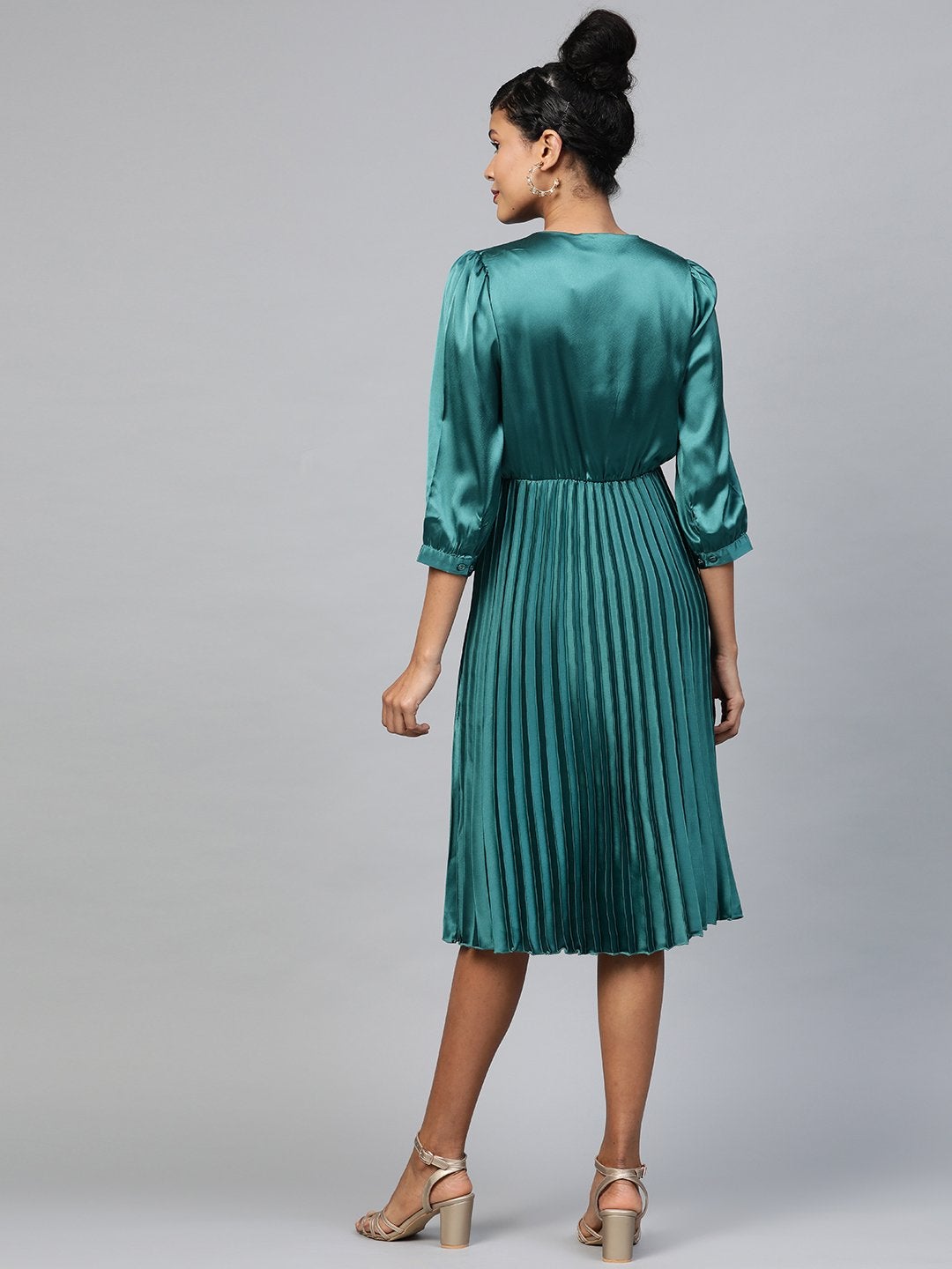 Women's Green Pleated Midi Satin Dress - SASSAFRAS