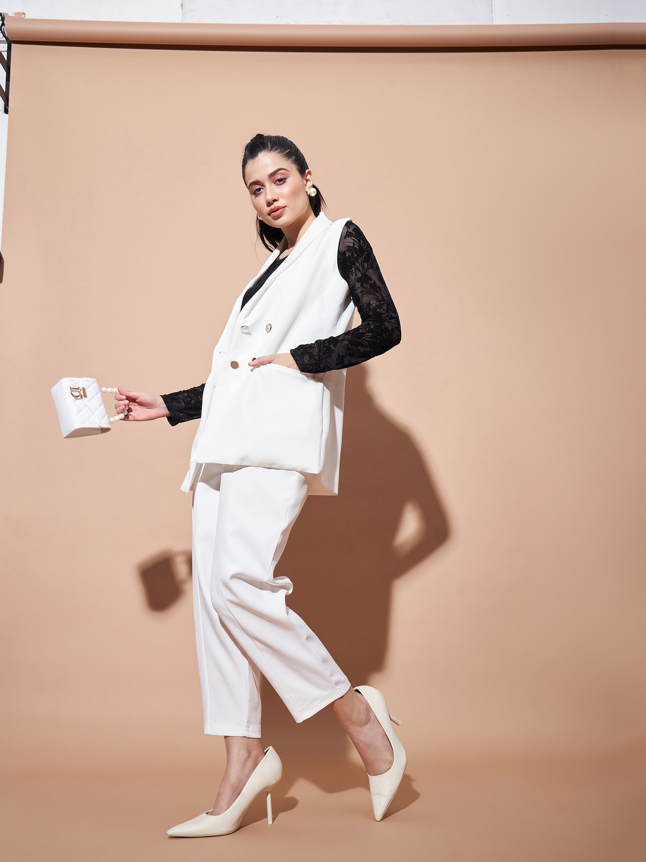 Women's White Show Pocket Sleeveless Longline Blazer - Lyush