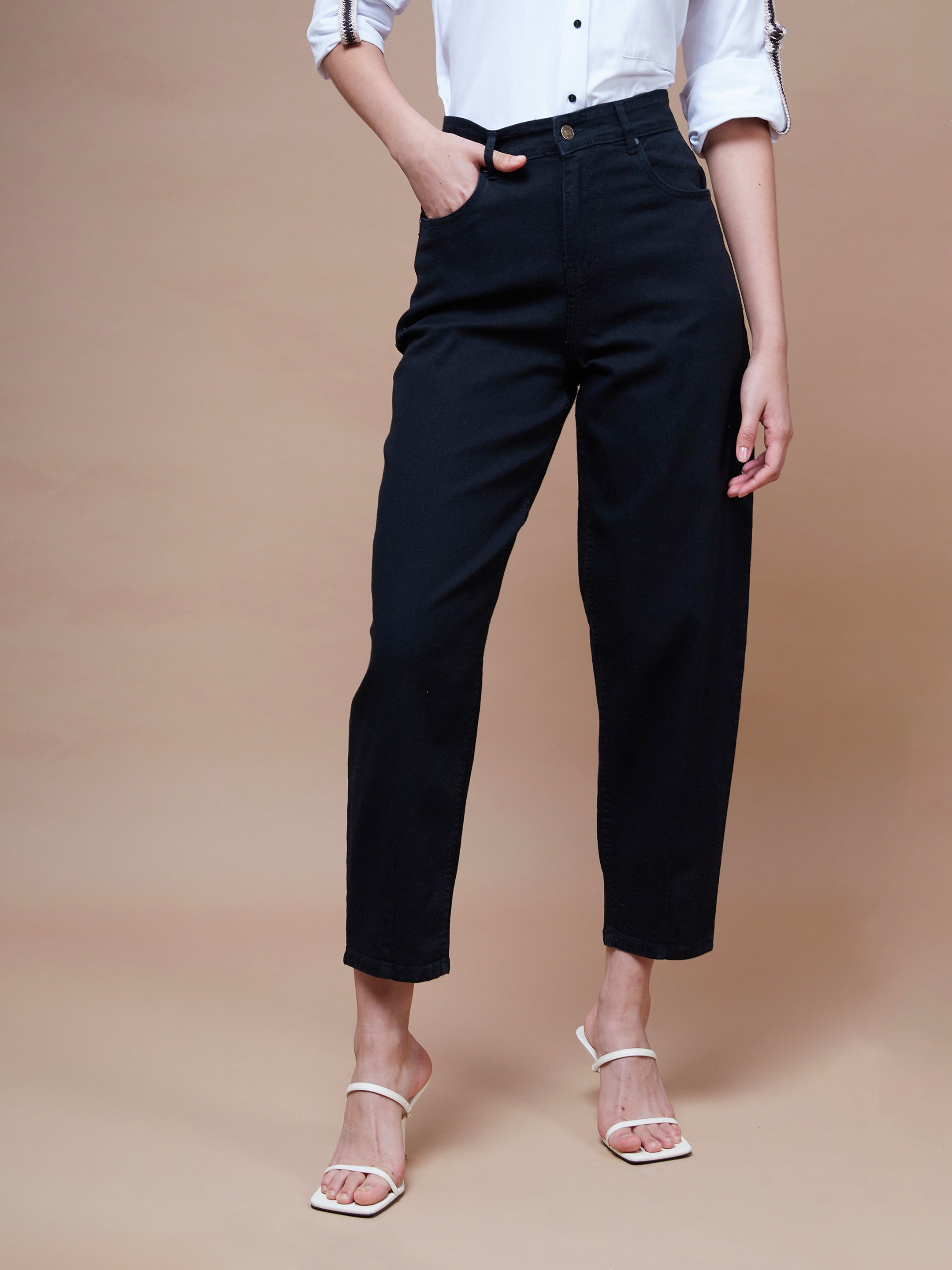 Women's Black Balloon Fit Jeans - SASSAFRAS
