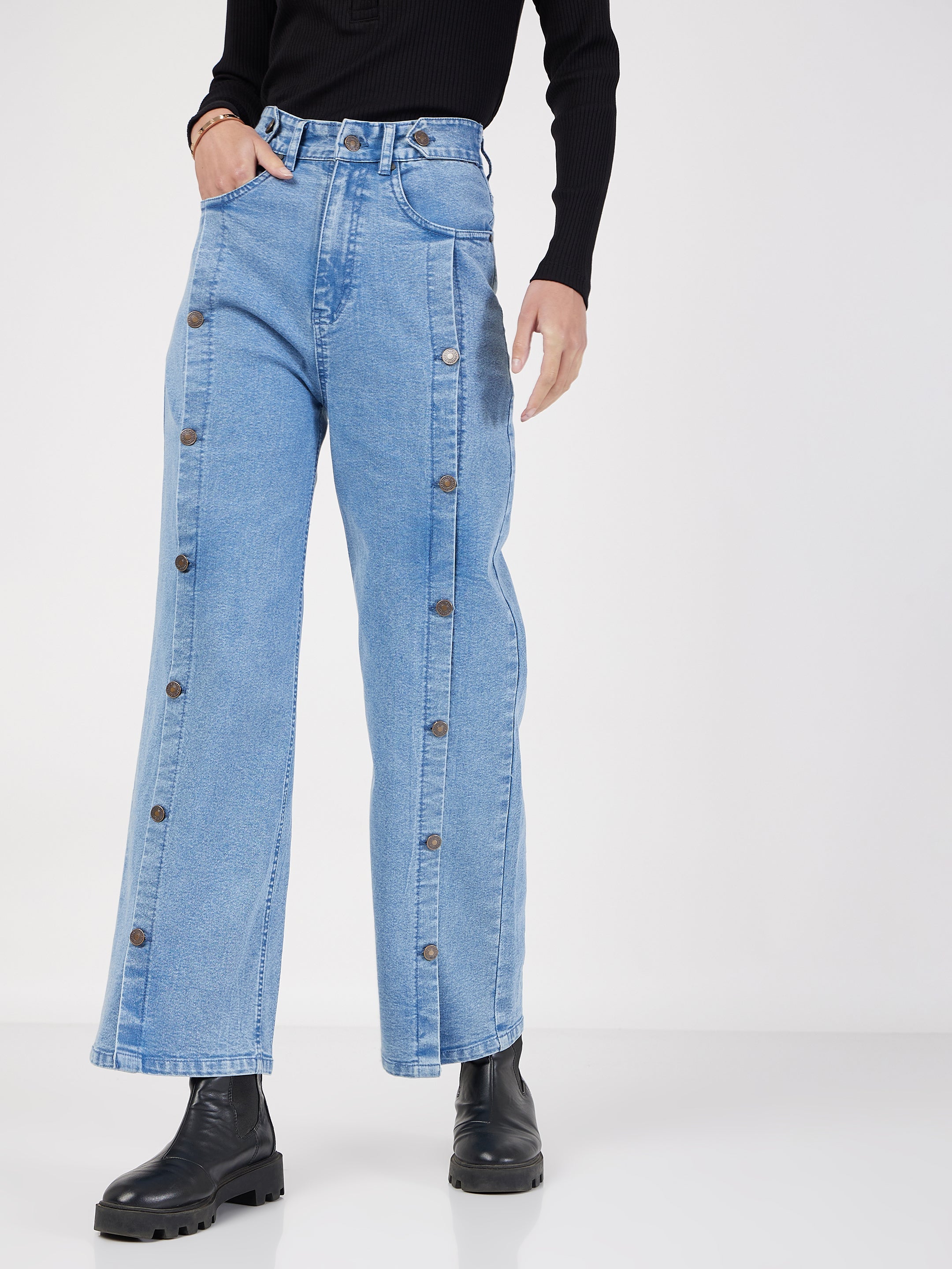 Women's Blue Front Button Straight Jeans - Lyush