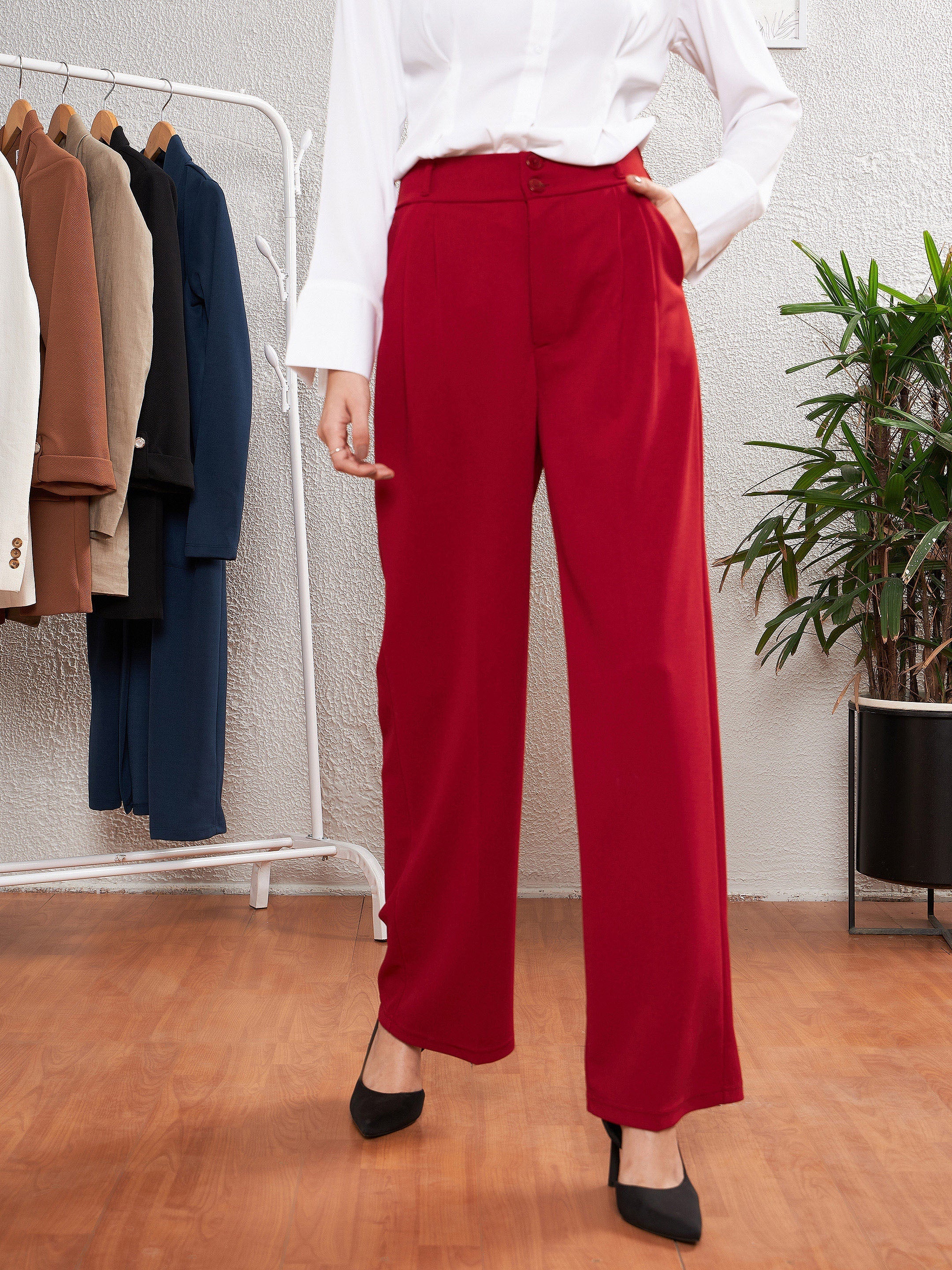 Women's Red Pleated Straight Pants - SASSAFRAS