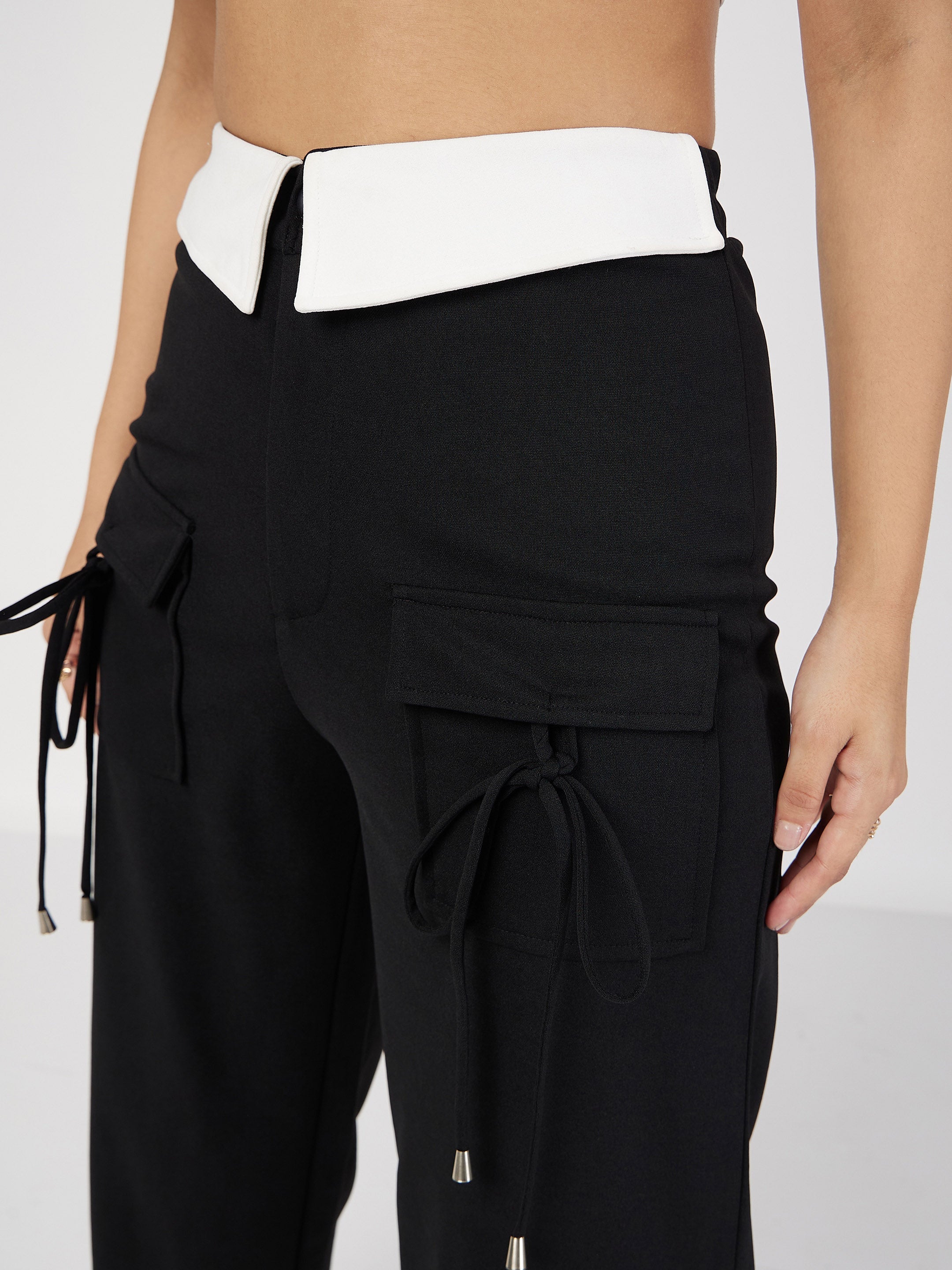 Women's Black Contrast Waistband Cargo Pants - Lyush