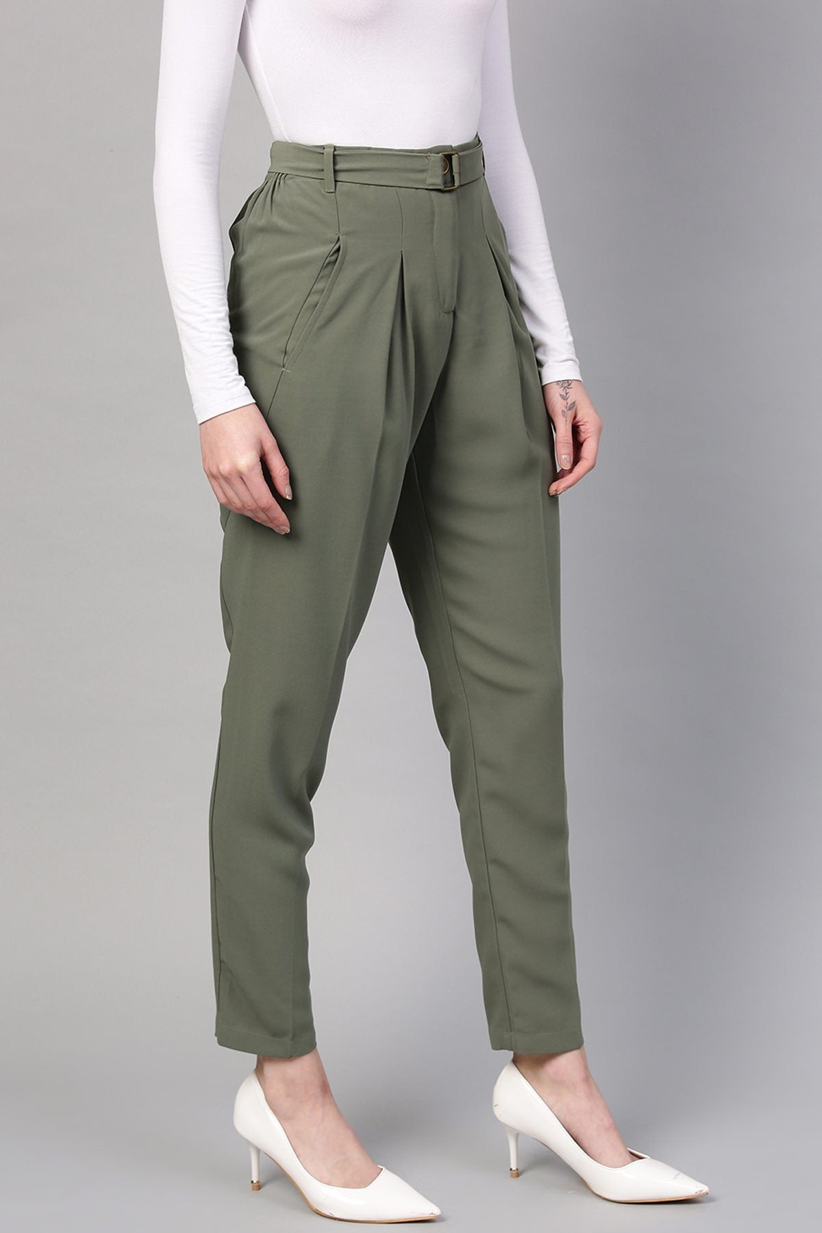 Women's Olive Tapered Pants - SASSAFRAS