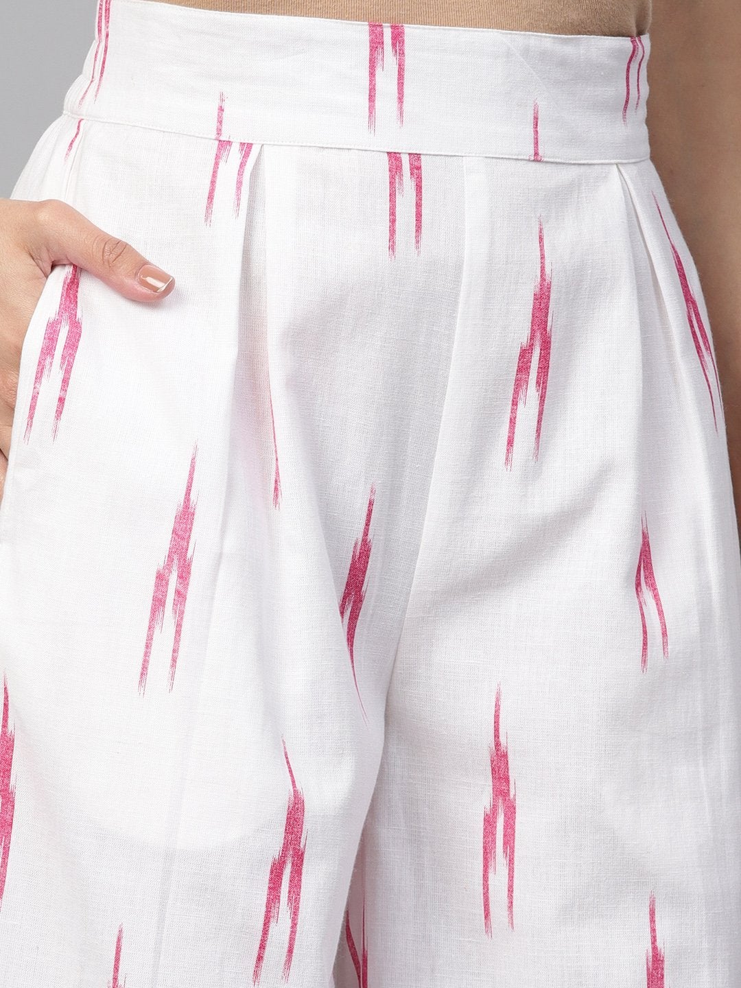 Women's White Ikat Pleated Pants - SASSAFRAS