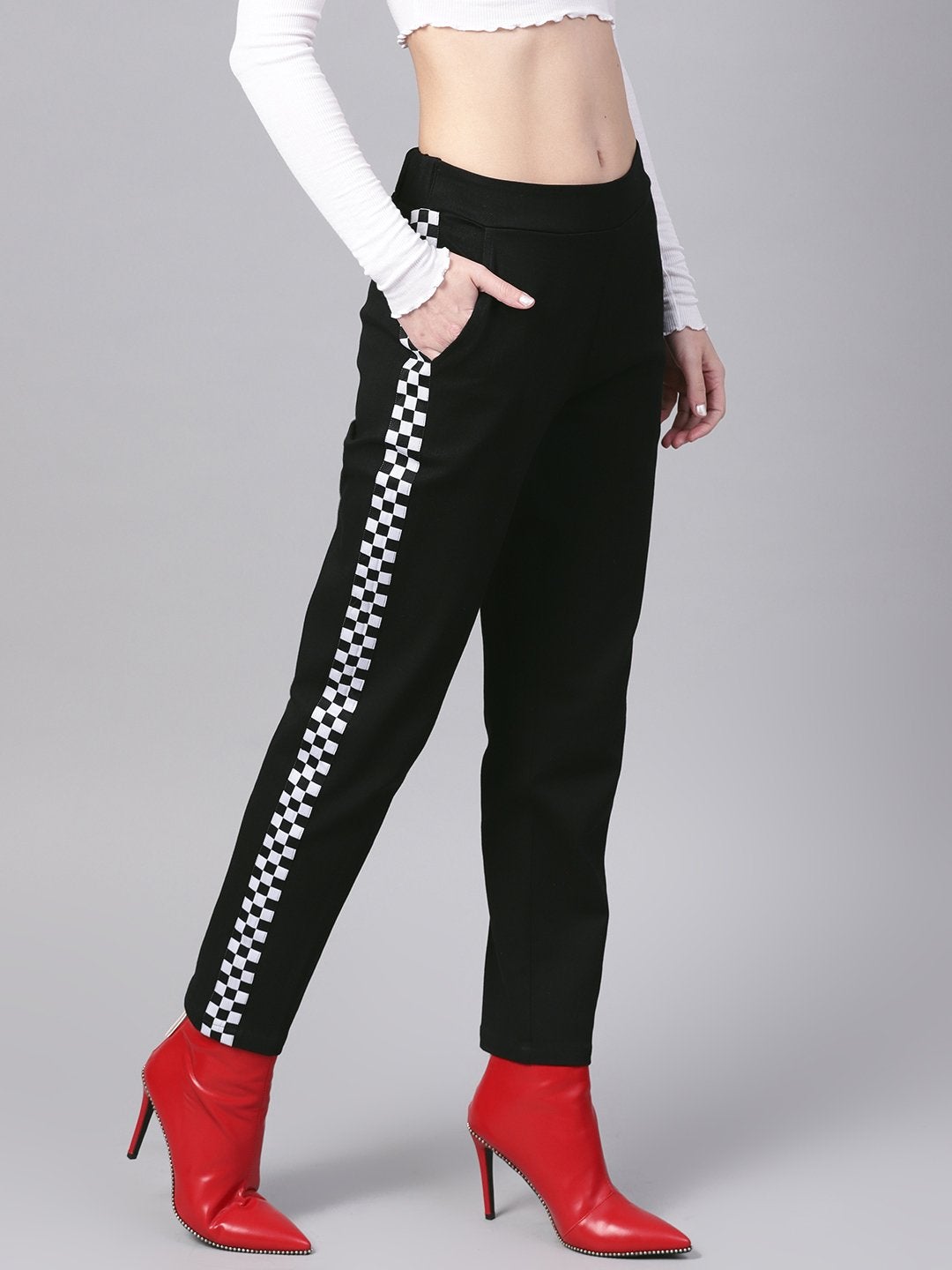 Women's Black Tapered Athleisure Pants - SASSAFRAS