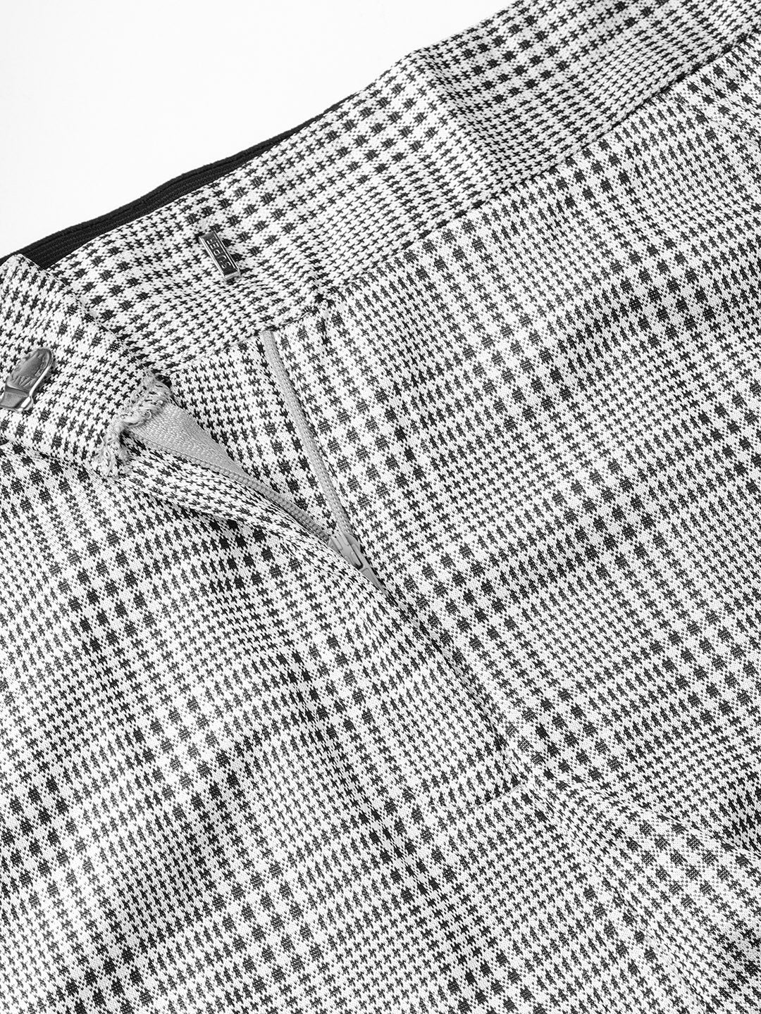 Women's Black & Grey Check Tapered Pant - SASSAFRAS