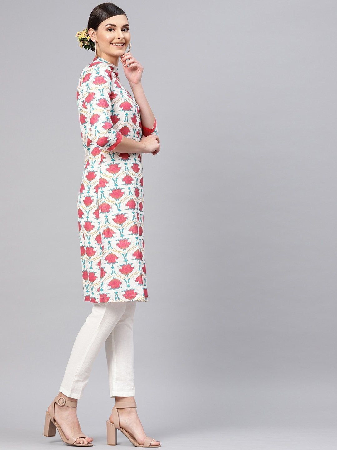Women's Off White Floral Straight Kurta With Off White Pants