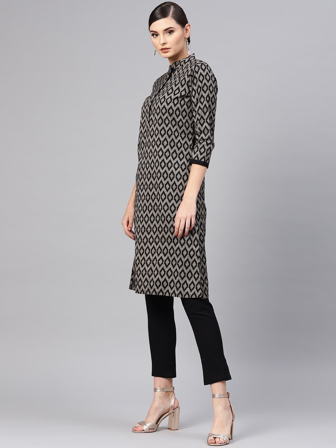 Women's Black Ikat Straight Kurta With Black Pants