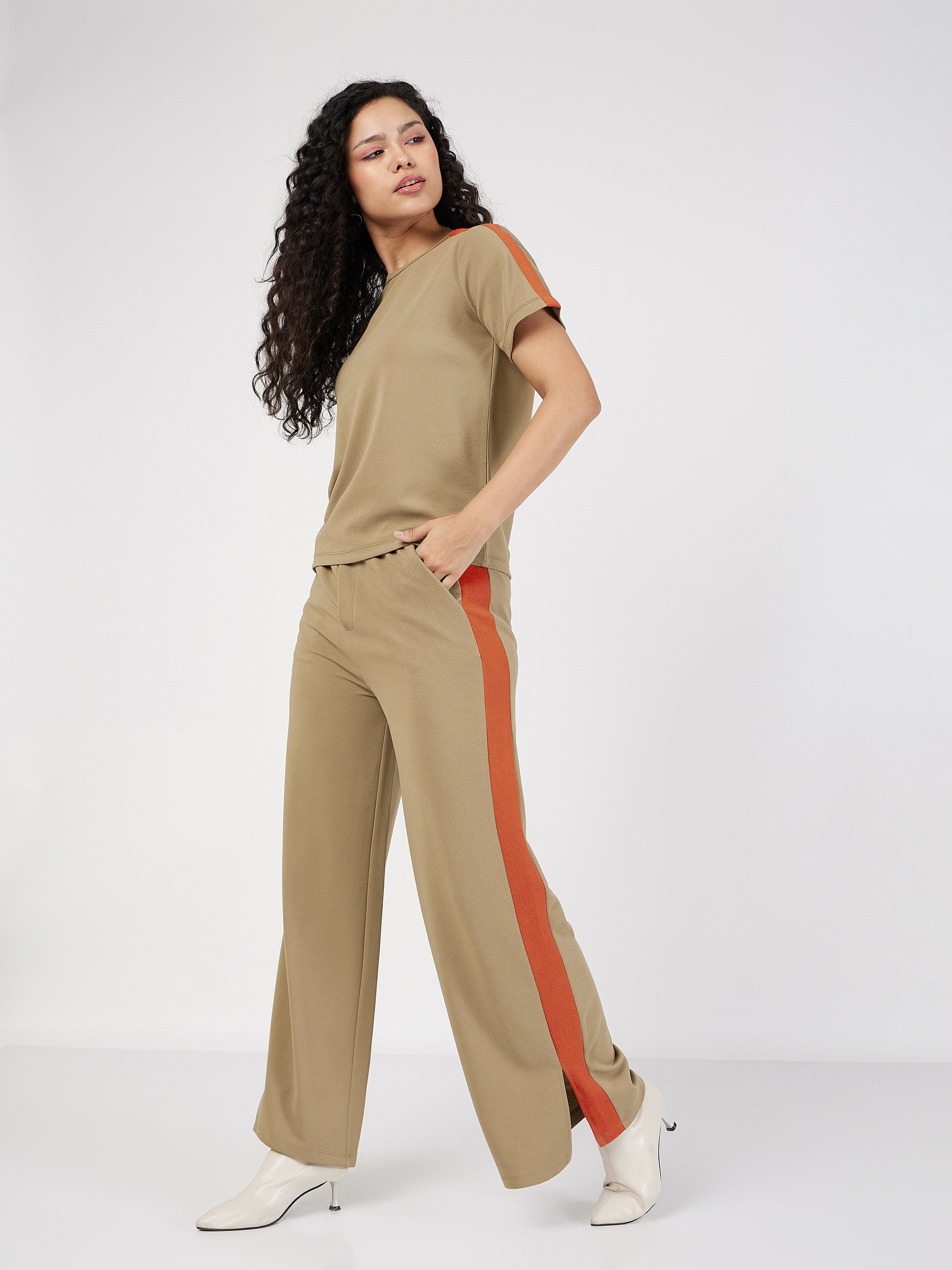 Women's Beige Contrast Tape T-Shirt With Track Pants - Lyush