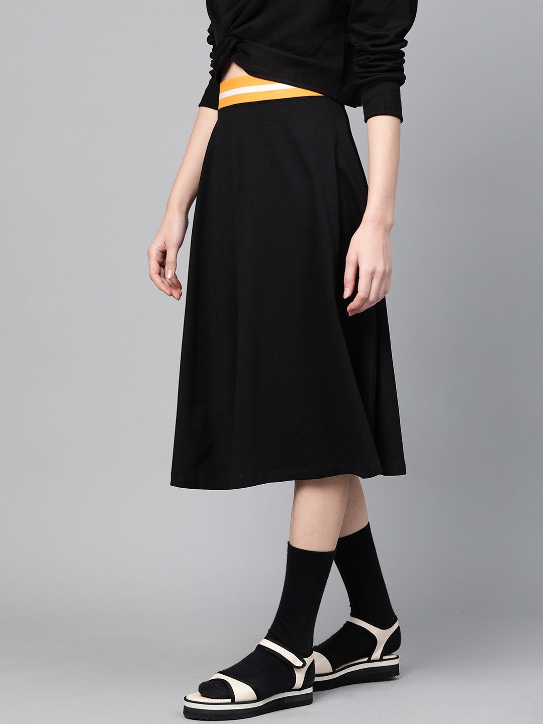 Women's Black Knit A-Line Midi Skirt - SASSAFRAS