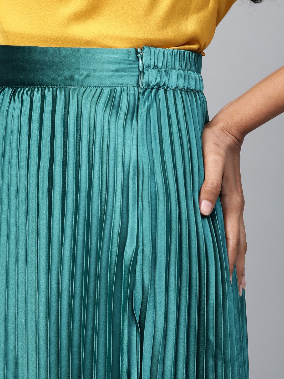 Women's Green Satin Pleated Maxi Skirt - SASSAFRAS