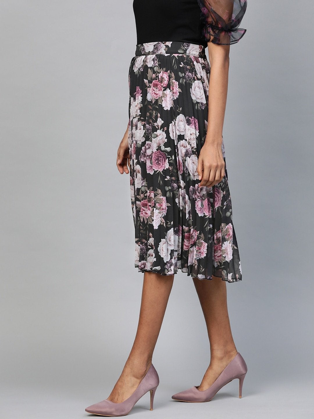 Women's Black Floral Pleated Skirt - SASSAFRAS