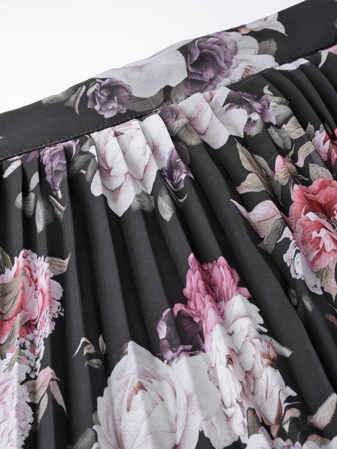 Women's Black Floral Pleated Skirt - SASSAFRAS