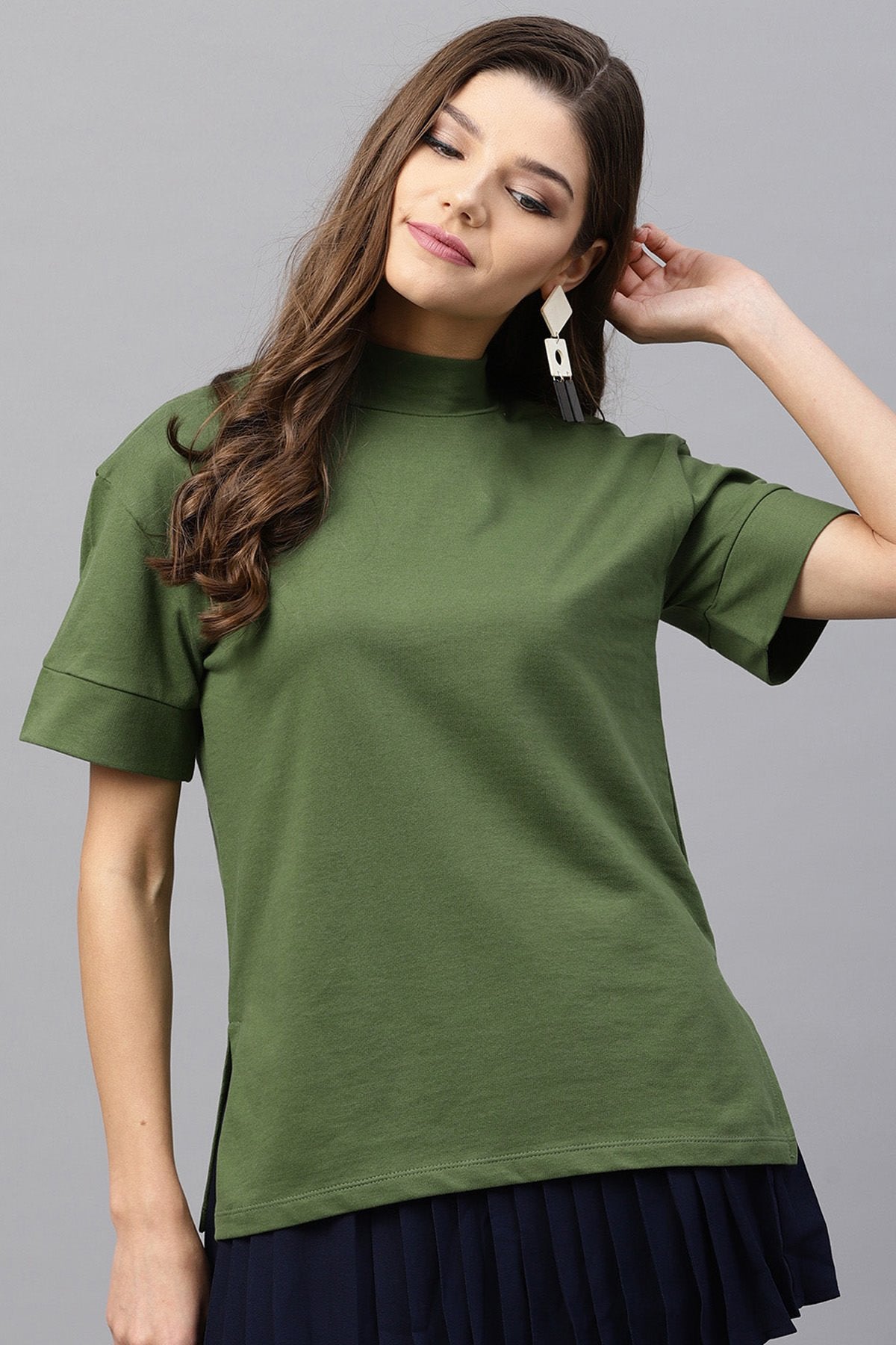 Women's Olive Boxy Turtle Neck Sweatshirt - SASSAFRAS